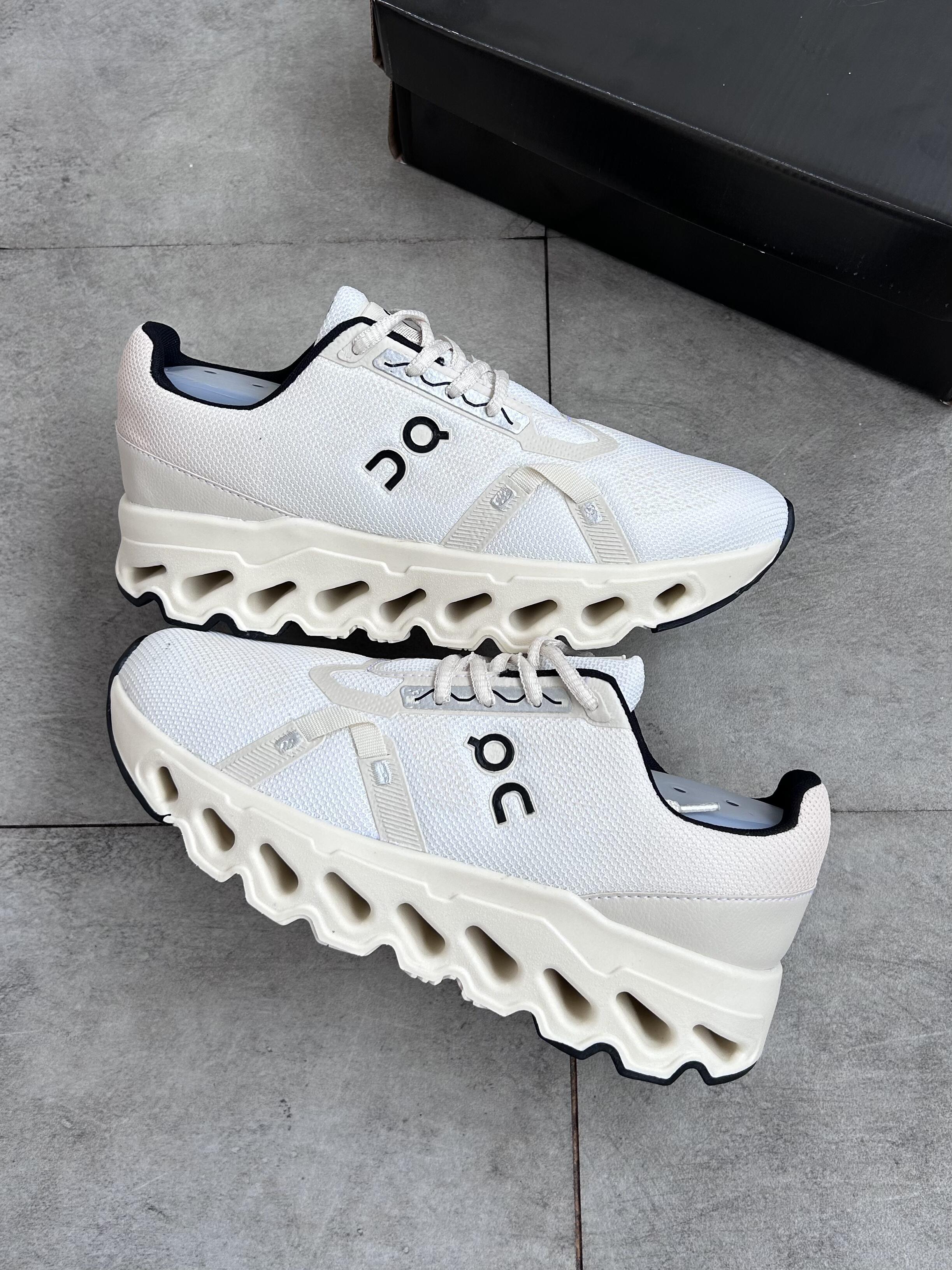On Running Cloudmonster - All White