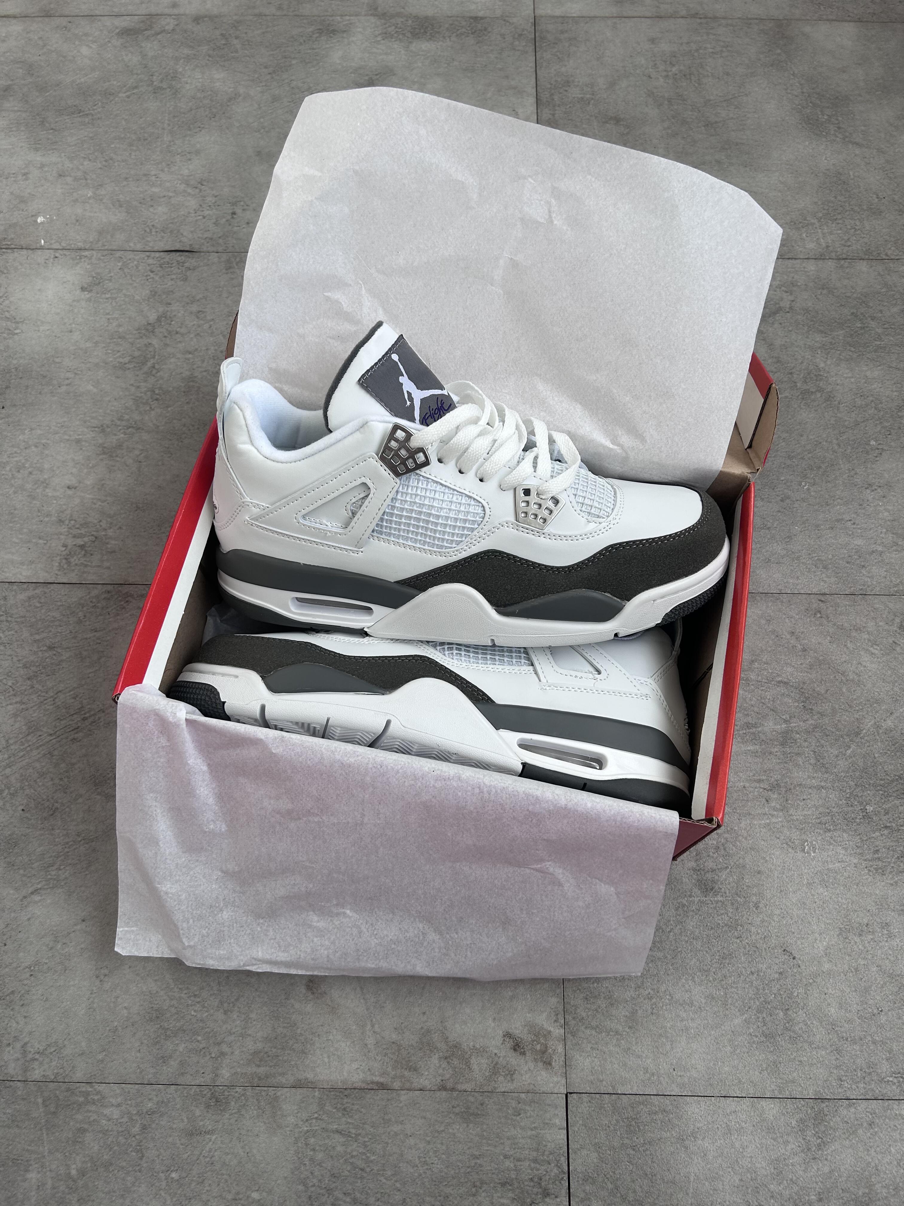 Air Jordan 4 Retro - OG White Cement