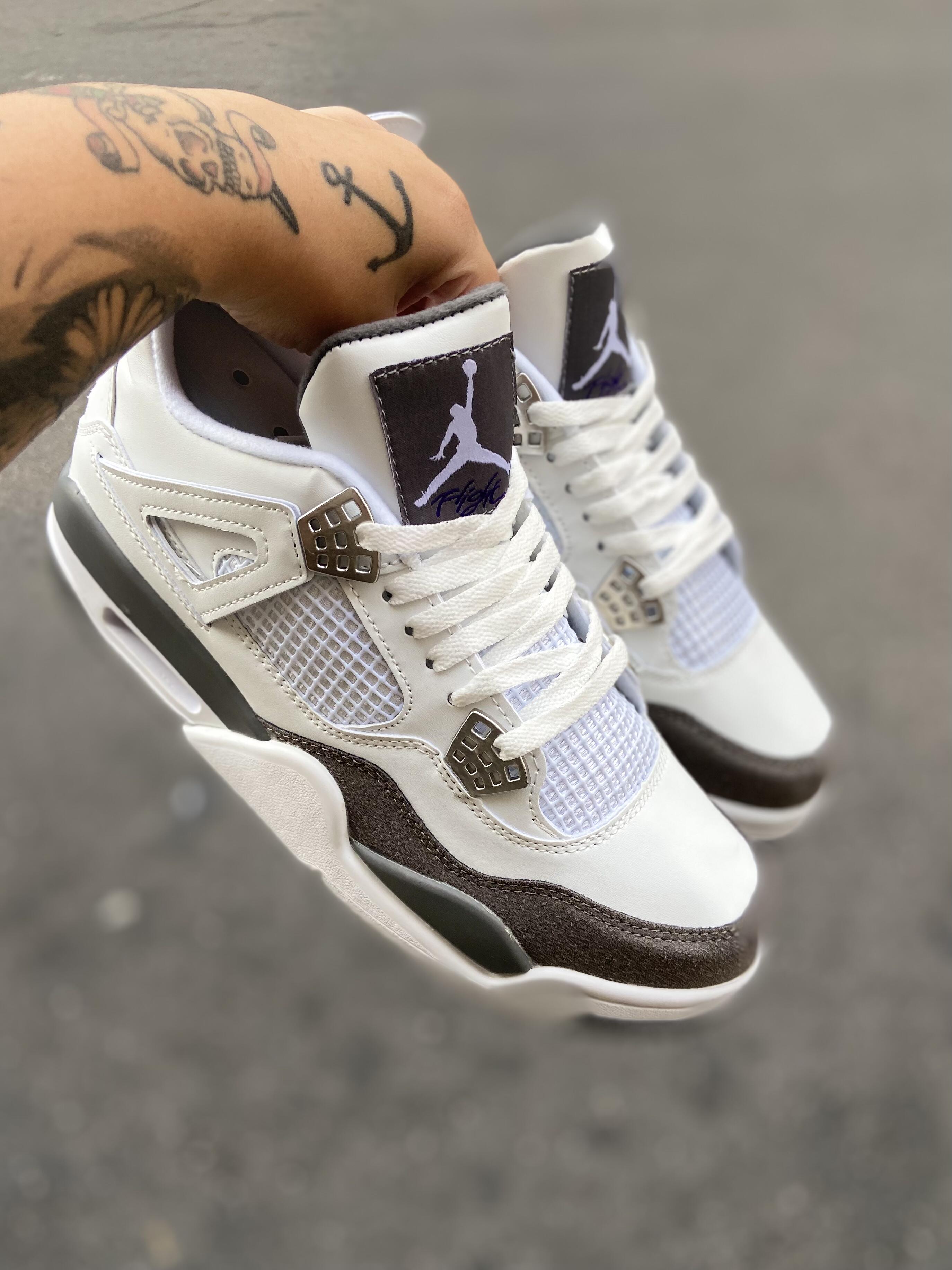 Air Jordan 4 Retro - White Oreo (Tech White)
