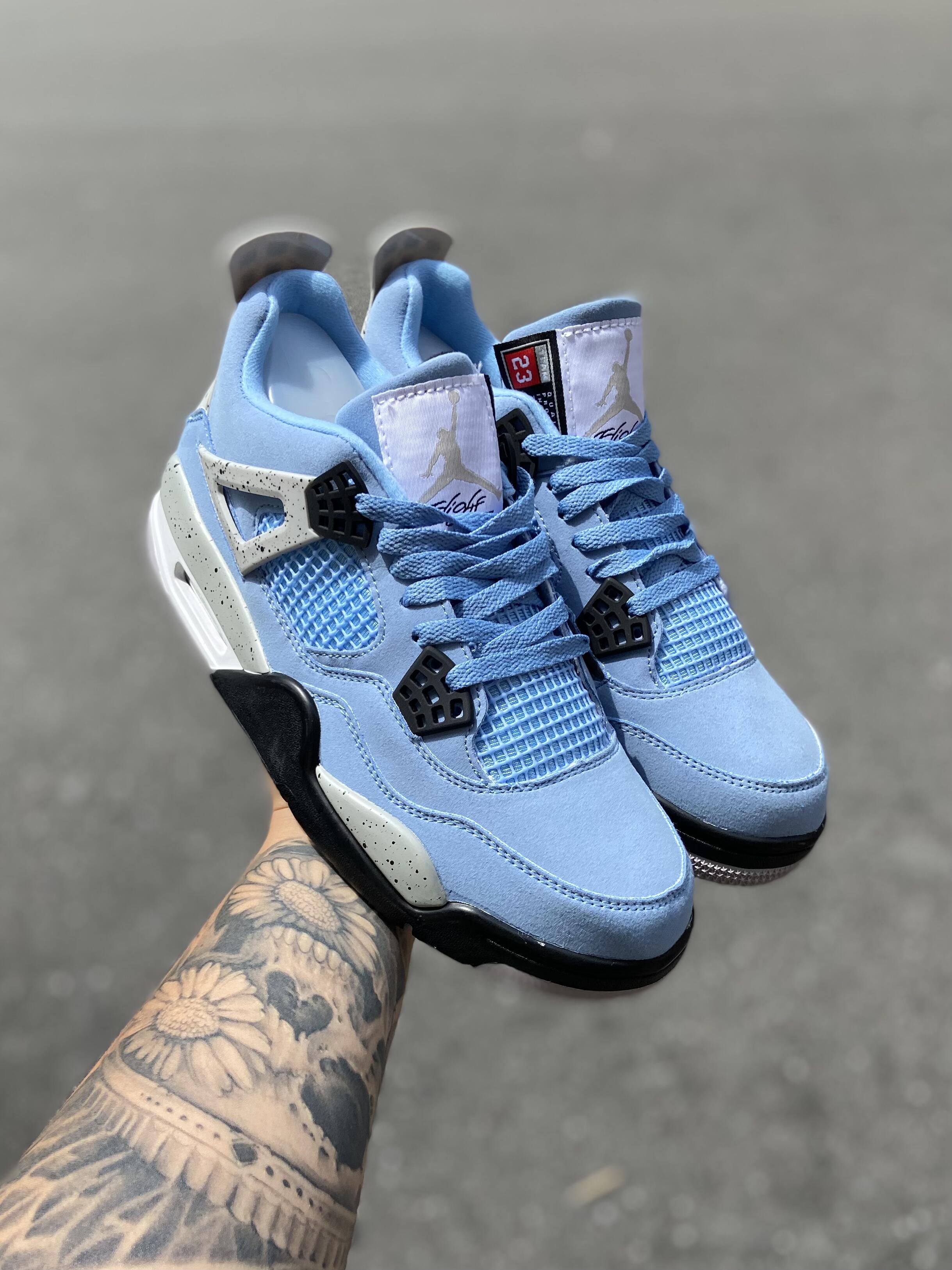 Air Jordan 4 Retro - University Blue (UNC)