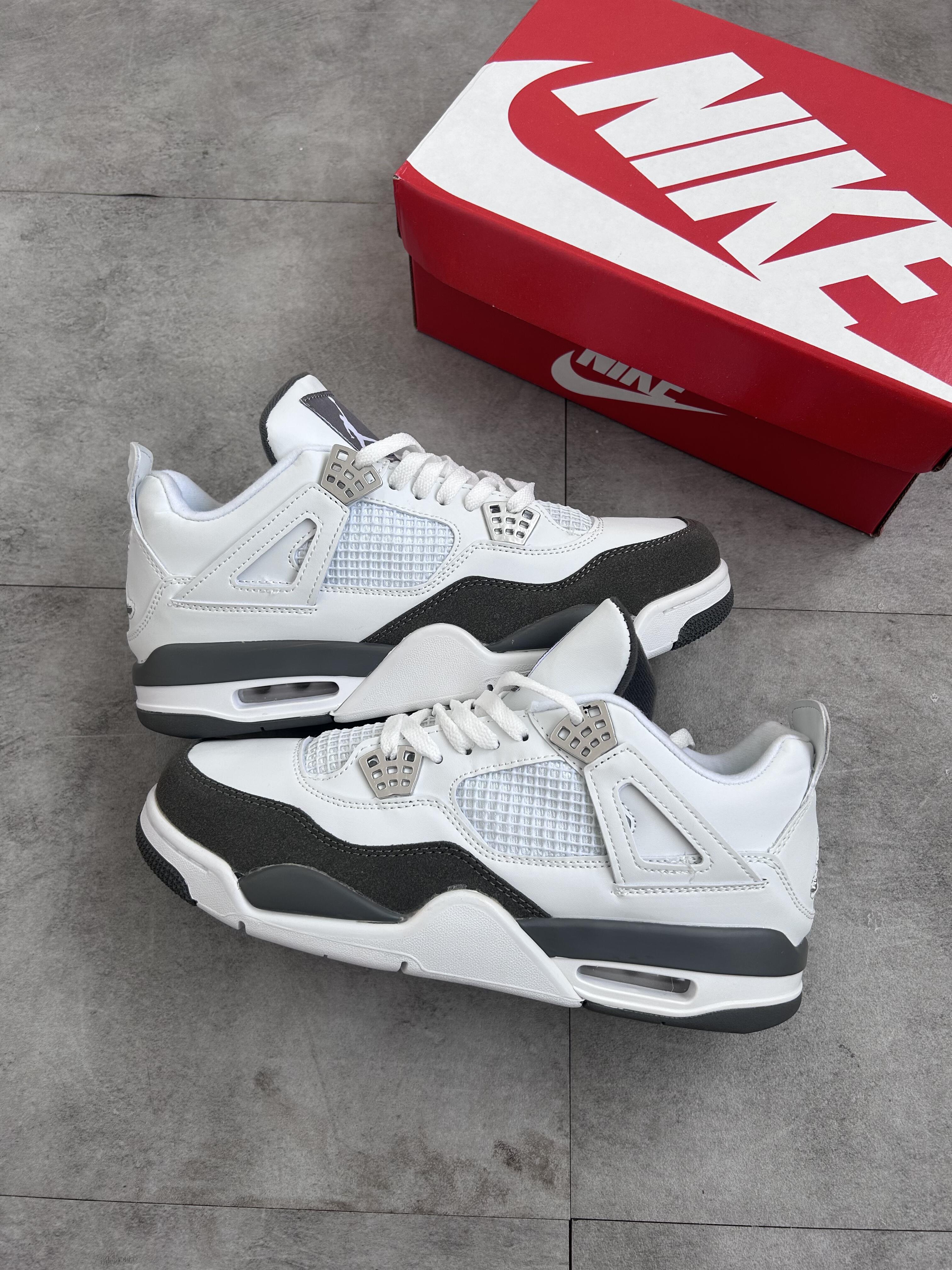 Air Jordan 4 Retro - OG White Cement