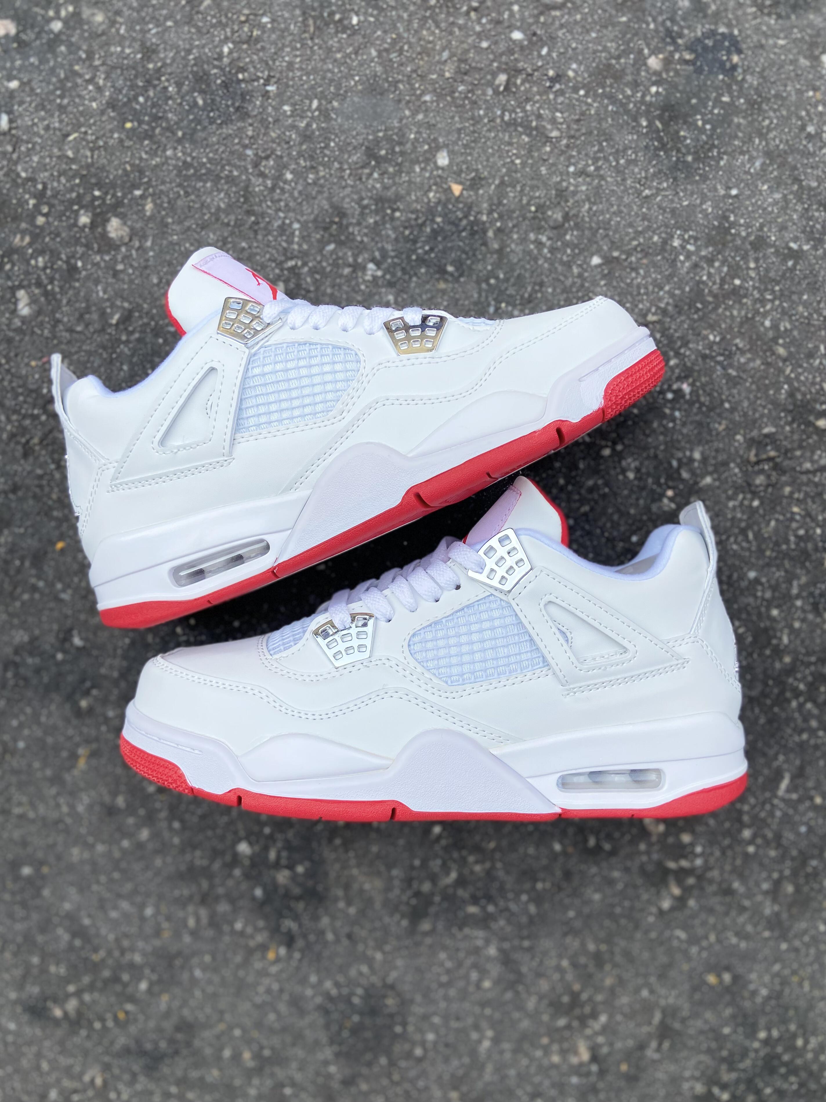 Air Jordan 4 Retro -  Red Cement