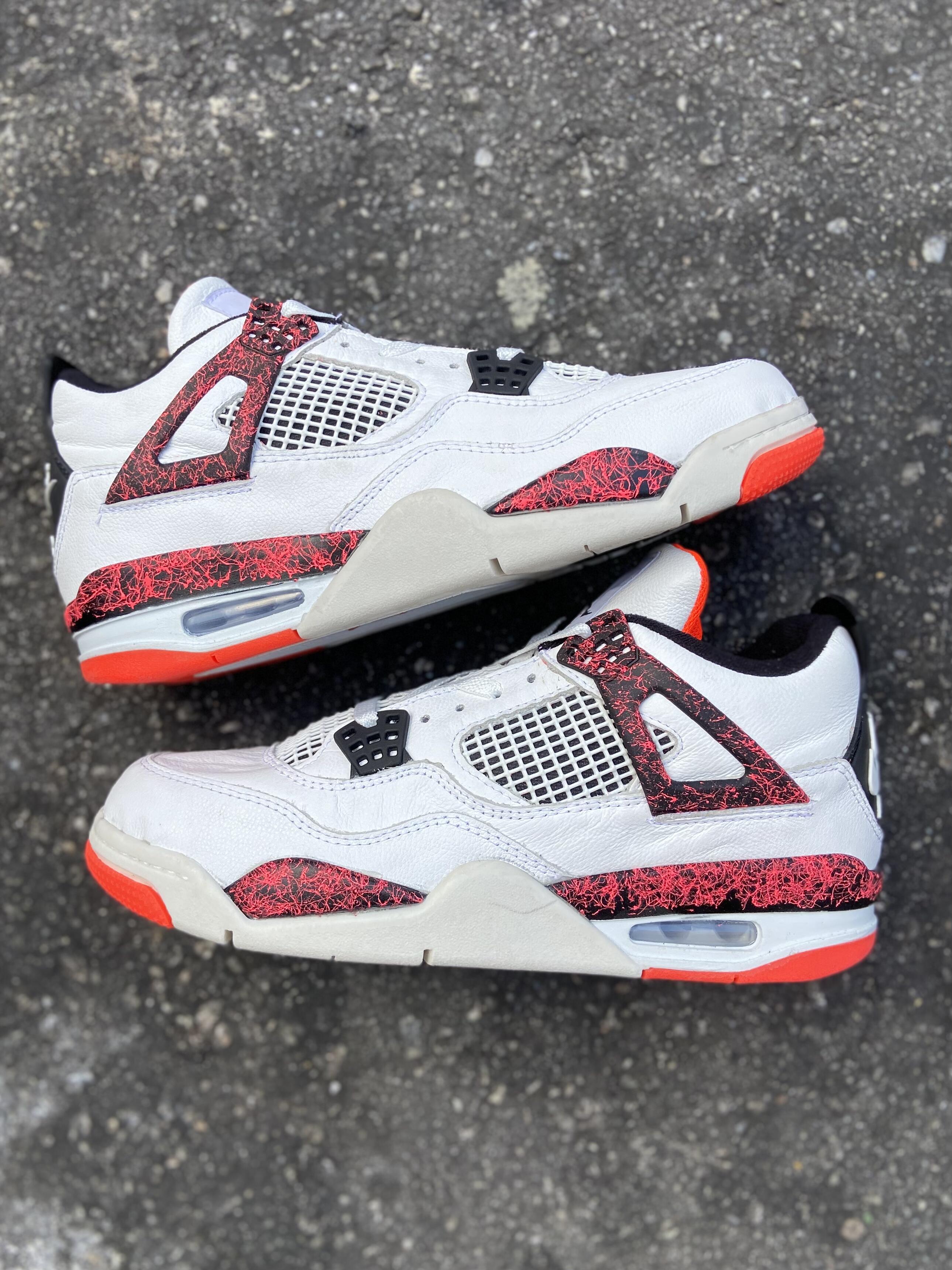 Air Jordan 4 - Red Cement