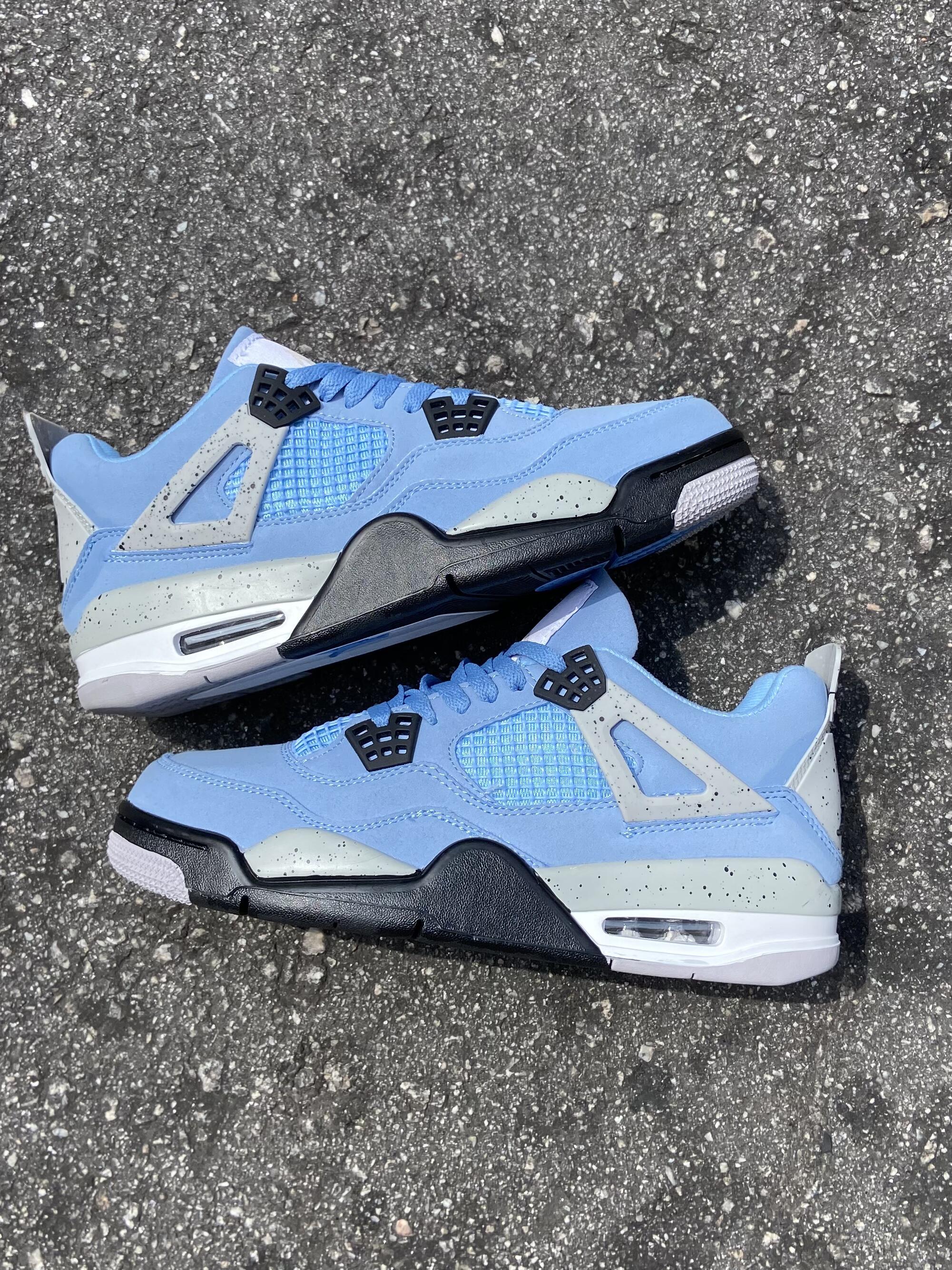 Air Jordan 4 Retro - University Blue (UNC)