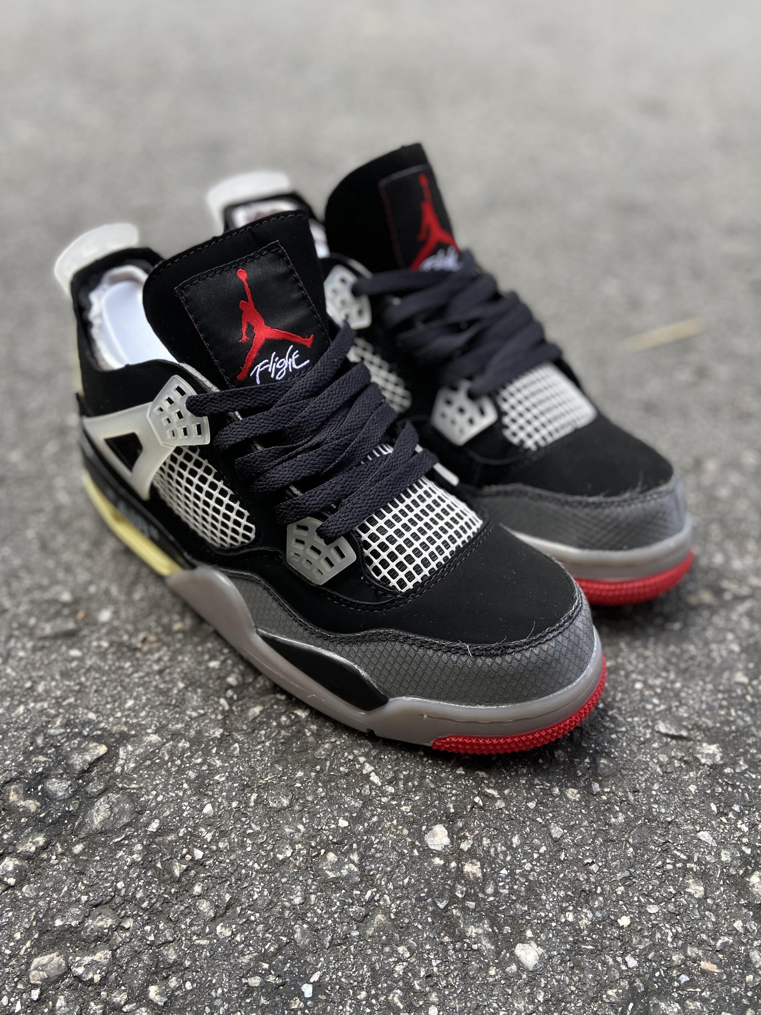 Air Jordan 4  - Off-White Bred Custom
