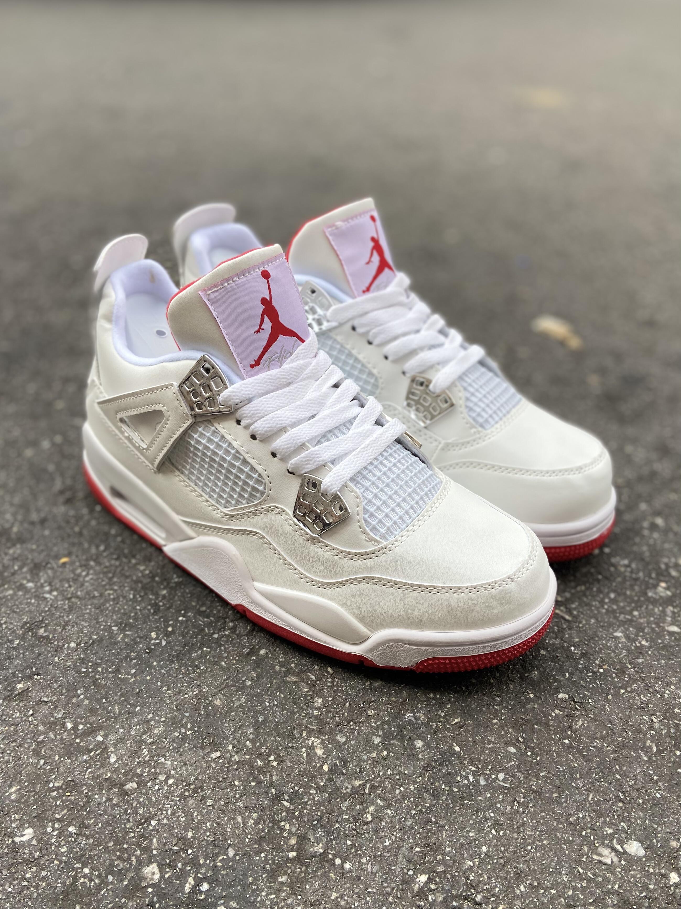 Air Jordan 4 Retro -  Red Cement
