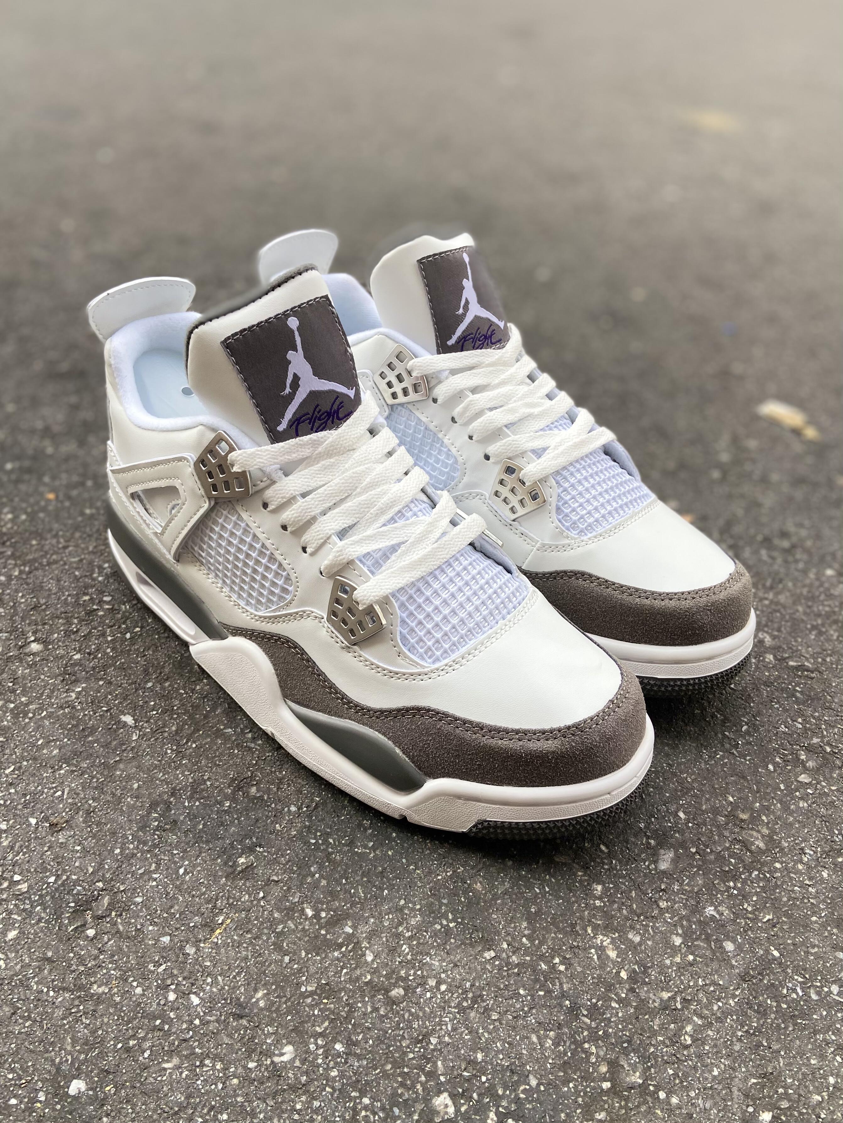 Air Jordan 4 Retro - White Oreo (Tech White)