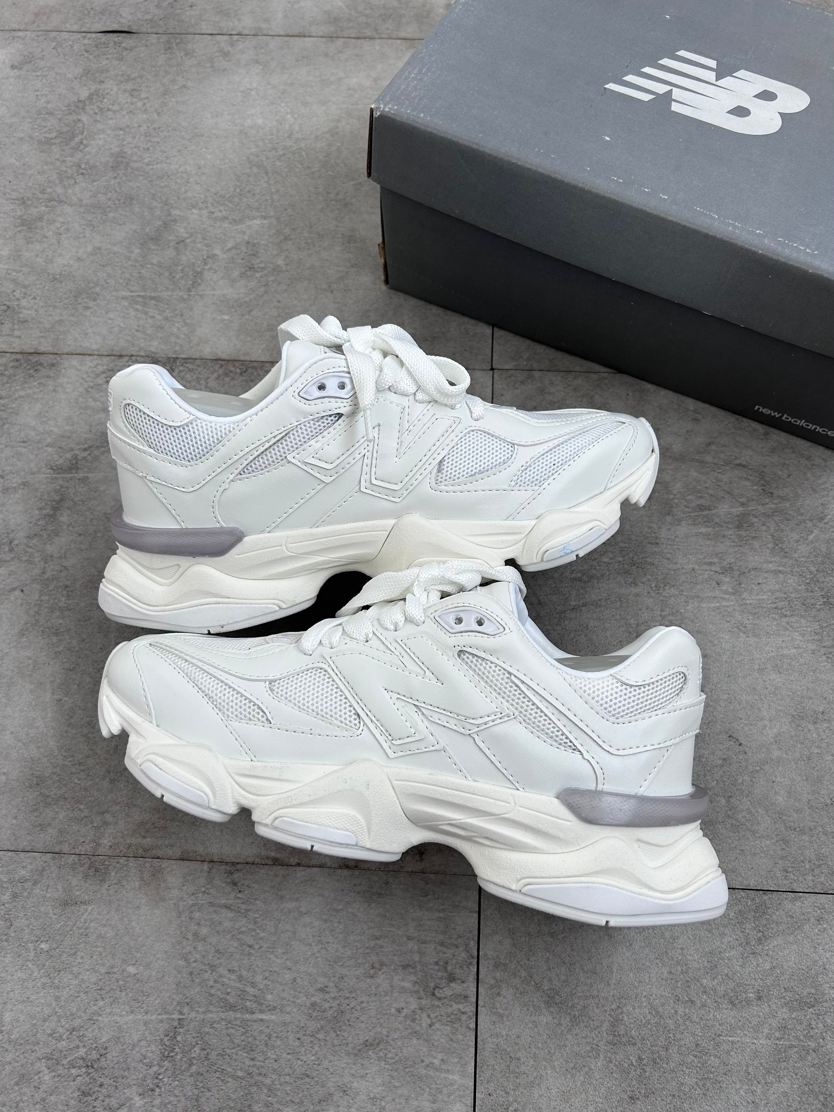 New Balance 530 - White Silver