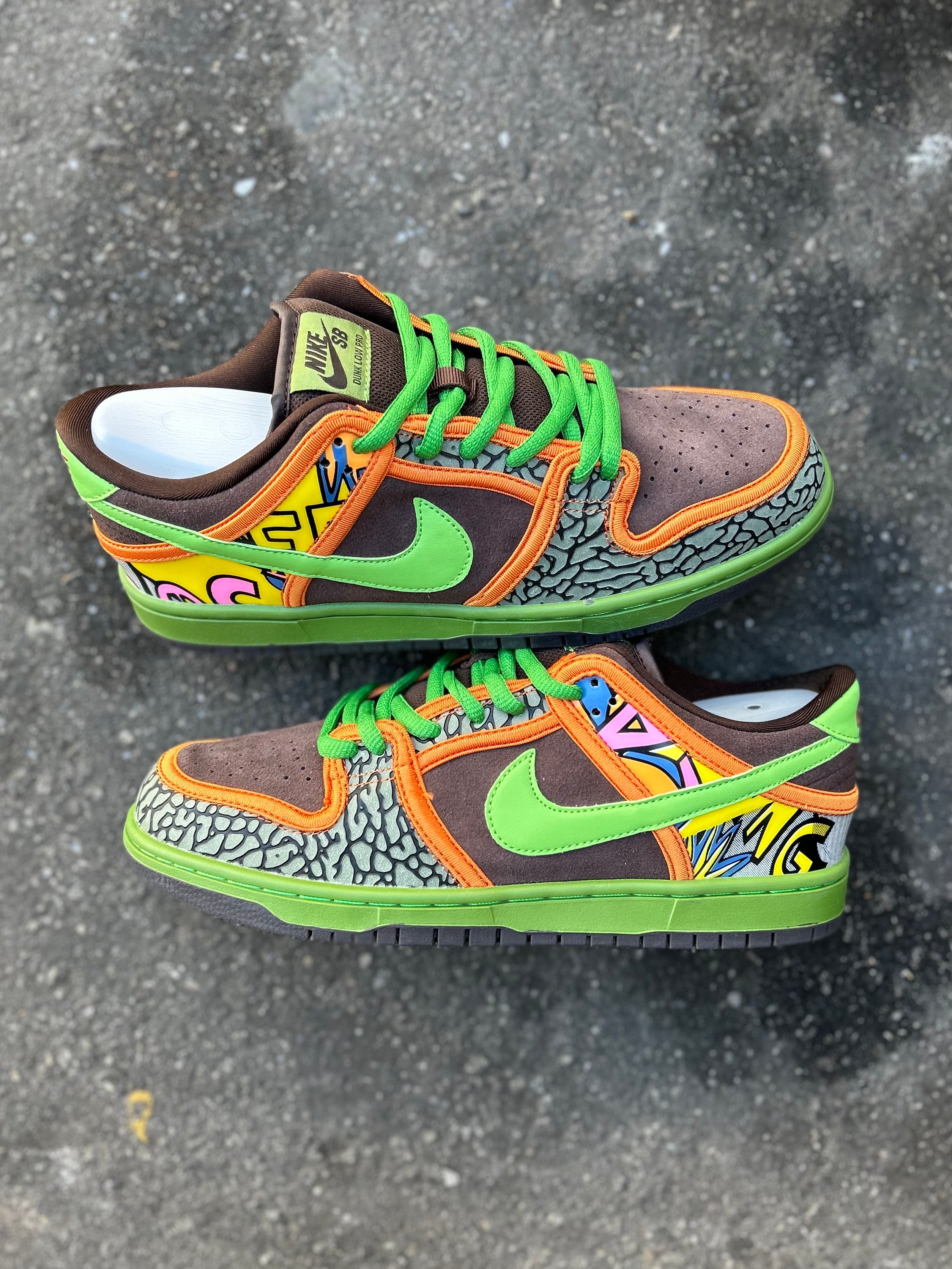 Nike SB Dunk Low - Graffiti Custom