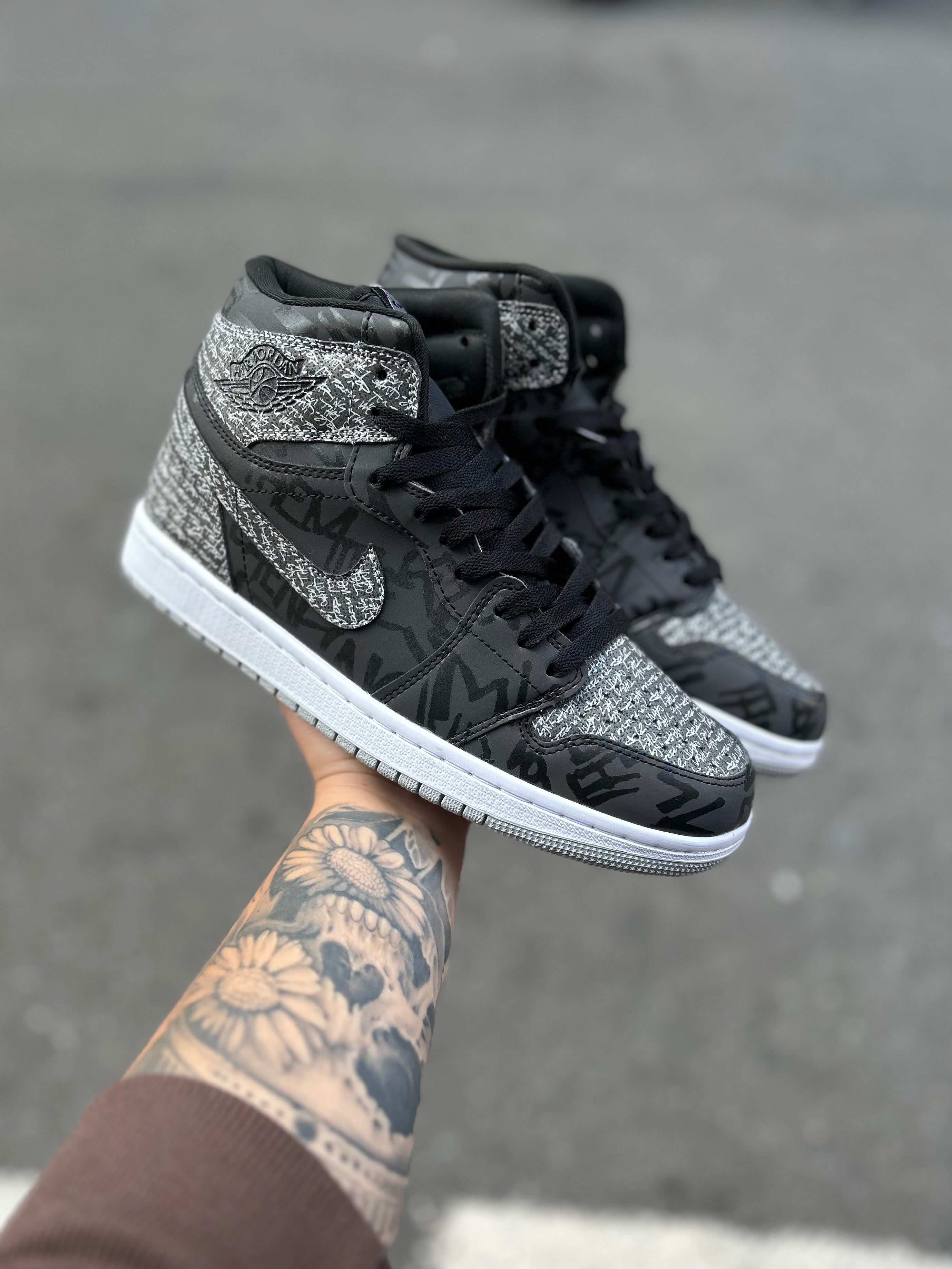 Air Jordan 1 High - Black/Grey Graffiti