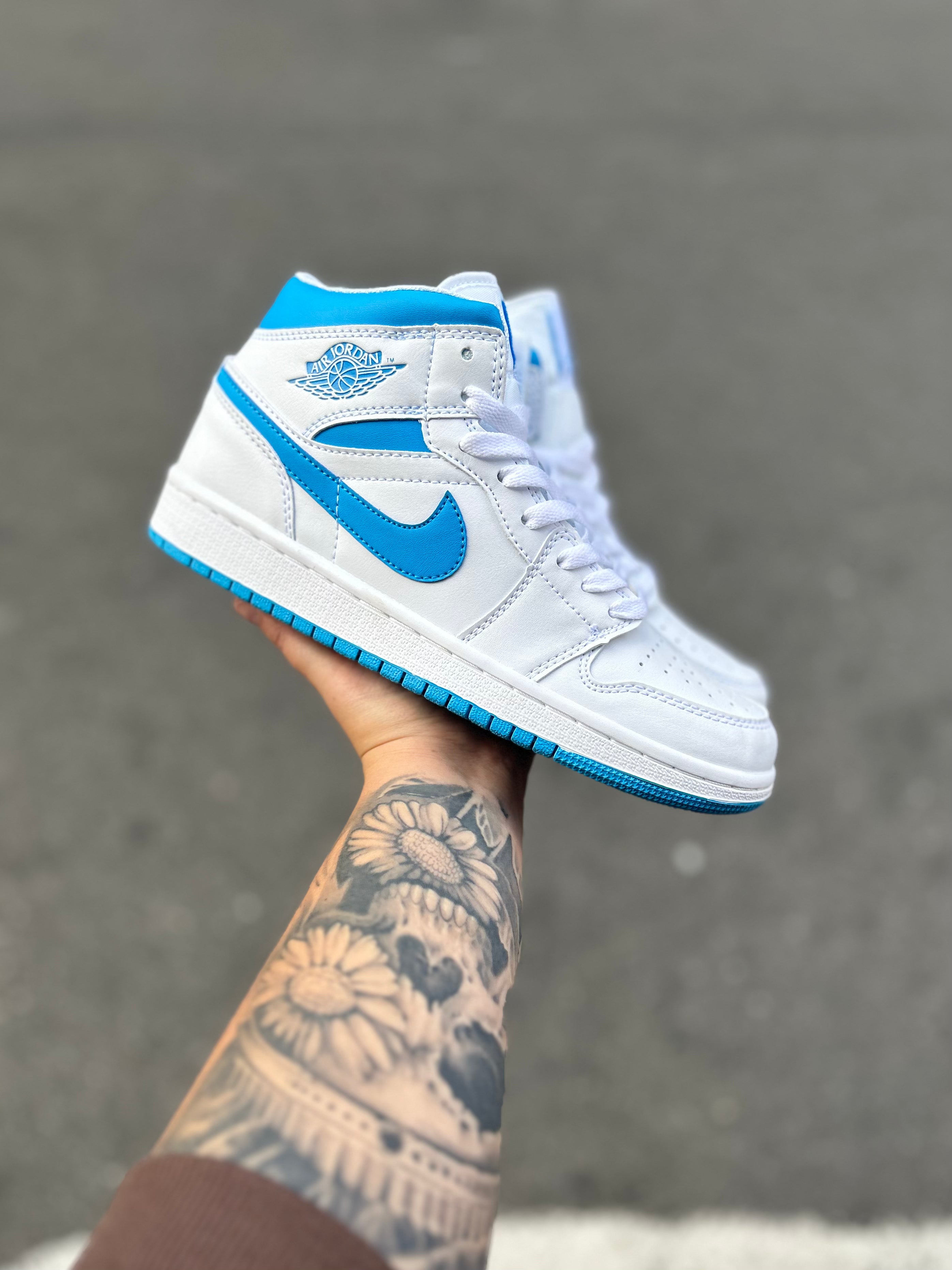 Air Jordan 1 High - White University Blue