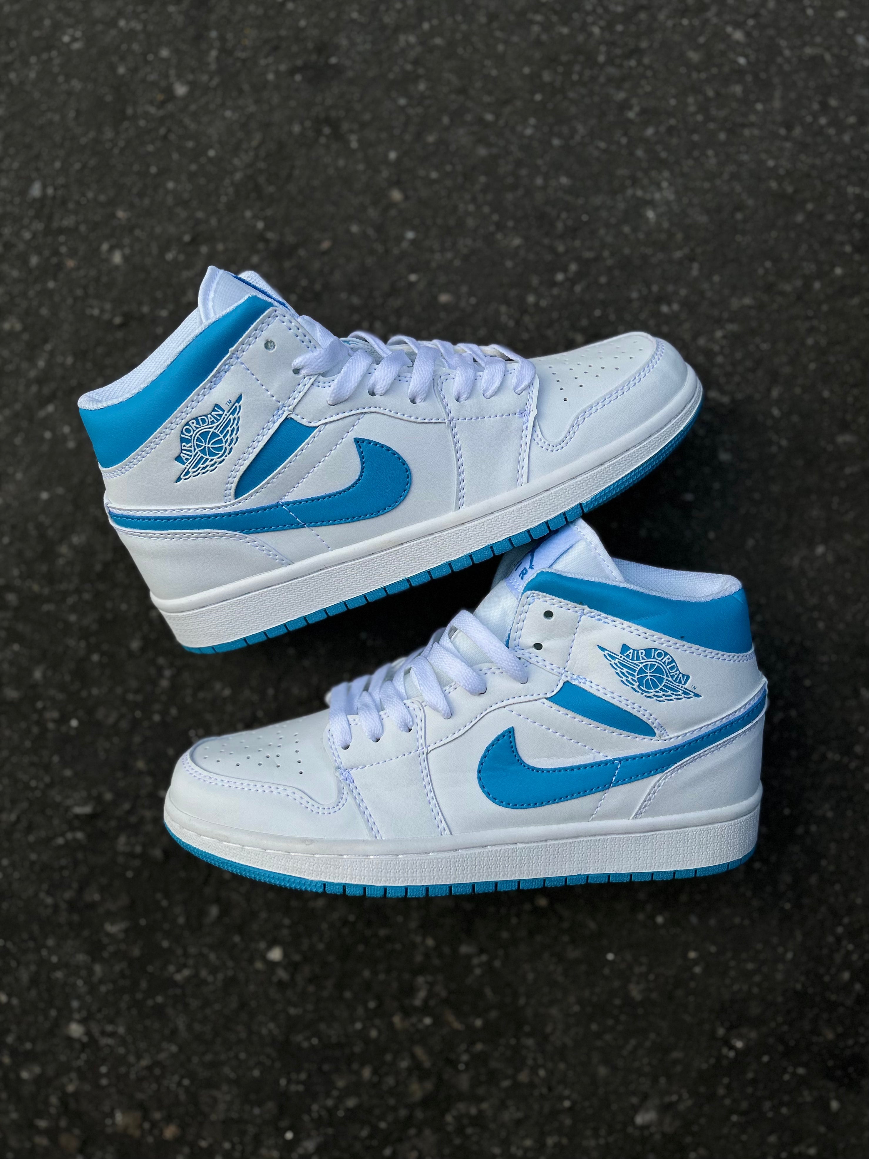 Air Jordan 1 High - White University Blue