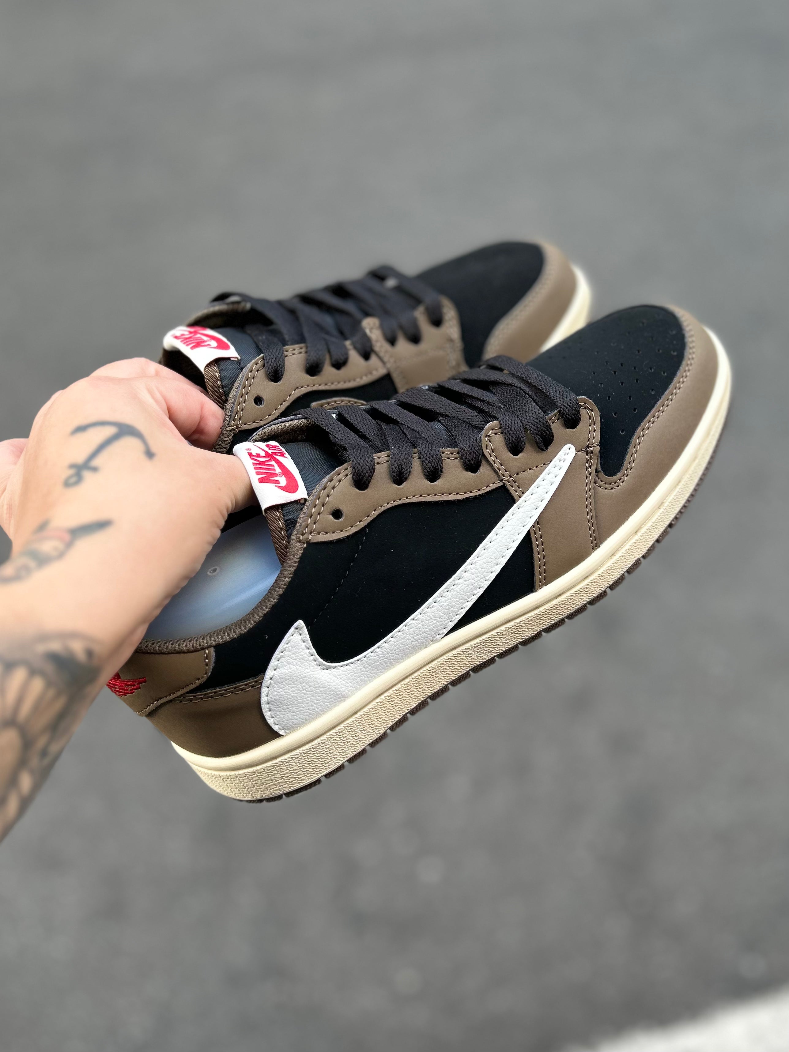 Air Jordan 1 Low - OG x Travis Scott Reverse Mocha