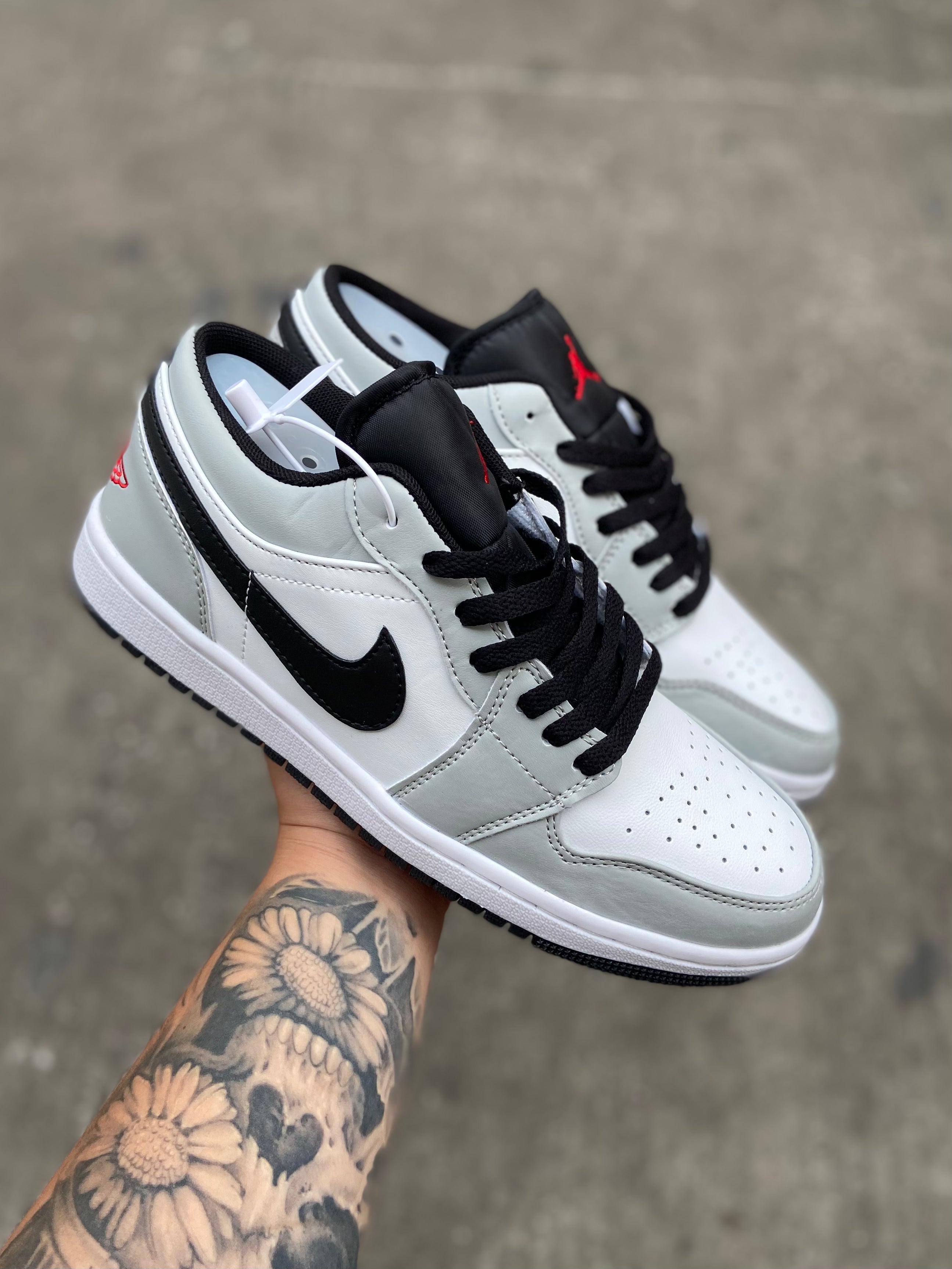 Air Jordan 1 Low - Light Smoke Grey