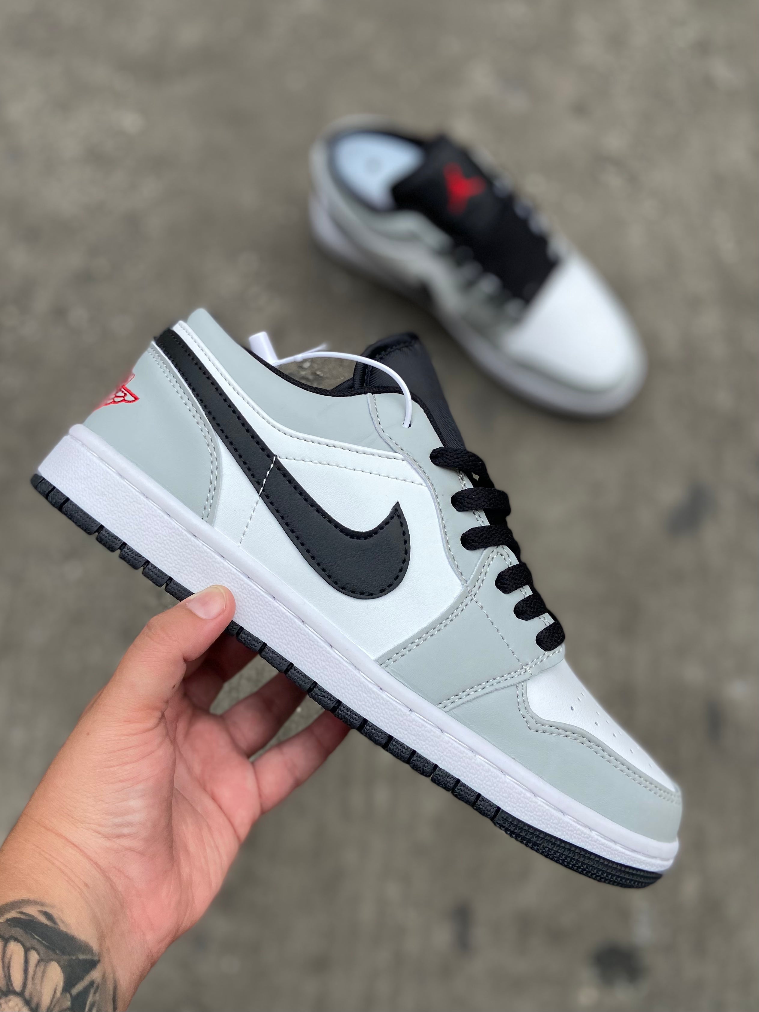Air Jordan 1 Low - Light Smoke Grey