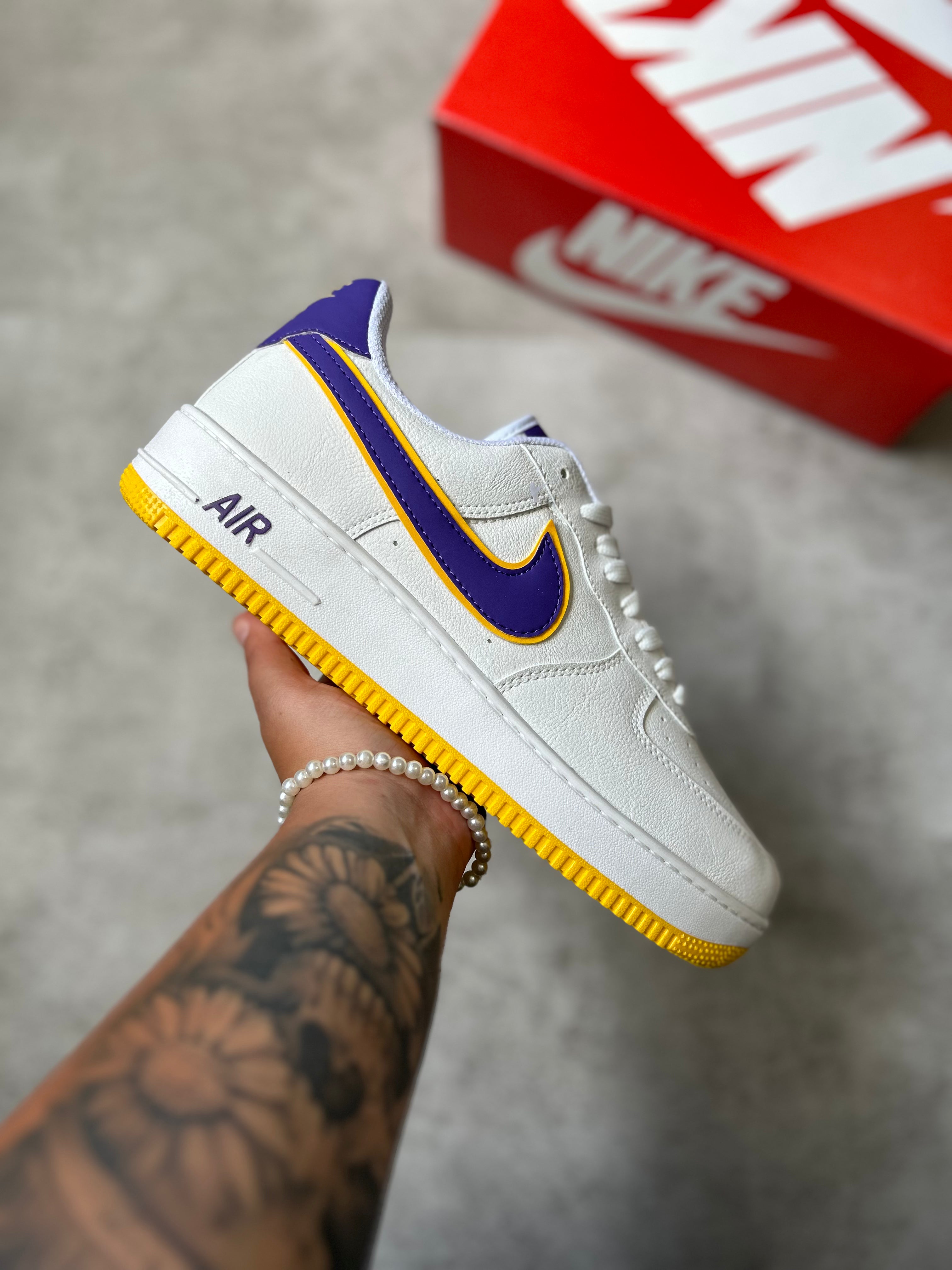 Nike Air Force 1 ’07-  LV8 Lakers