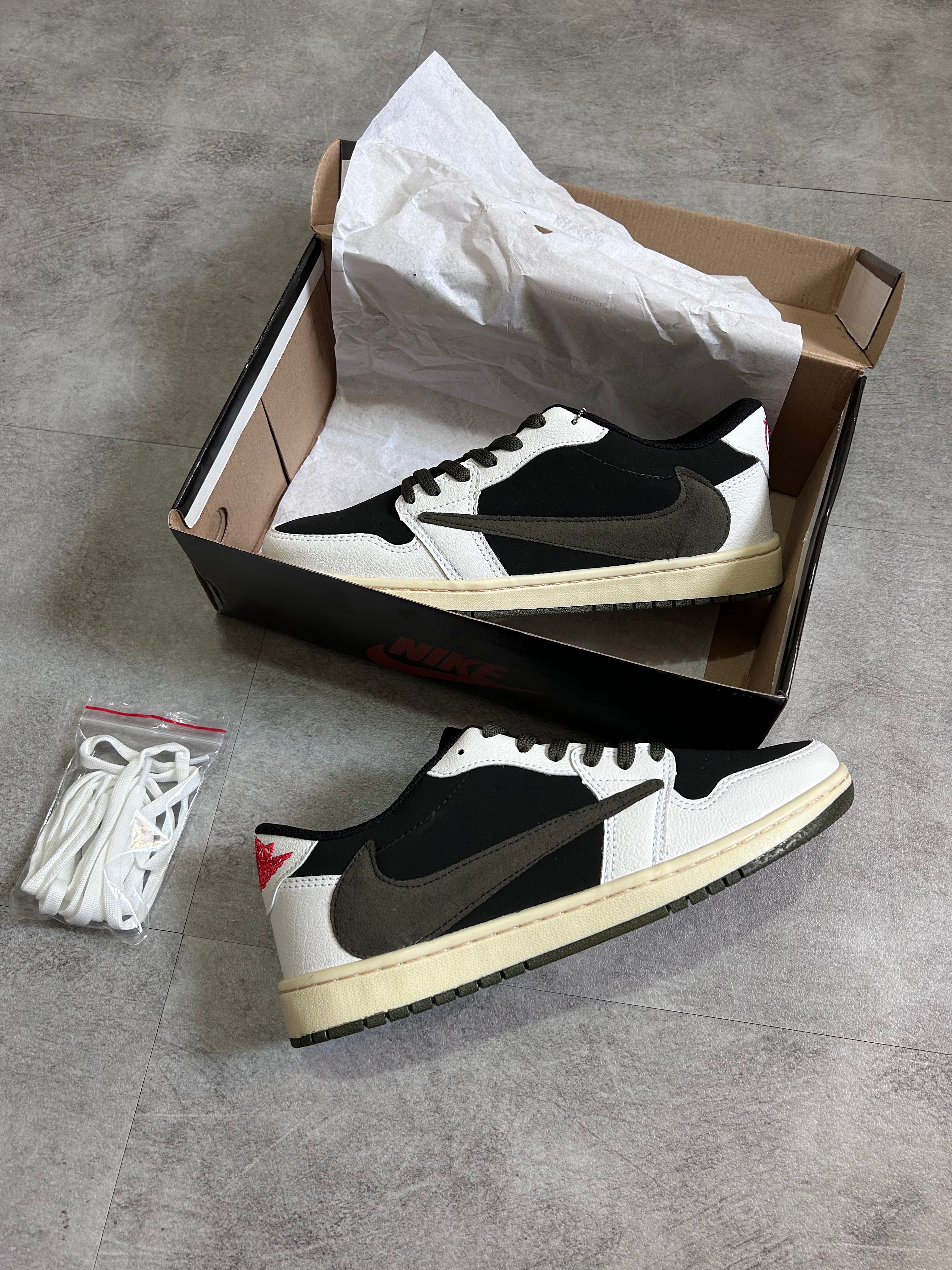 Air Jordan 1 Low - OG x Travis Scott Black Olive