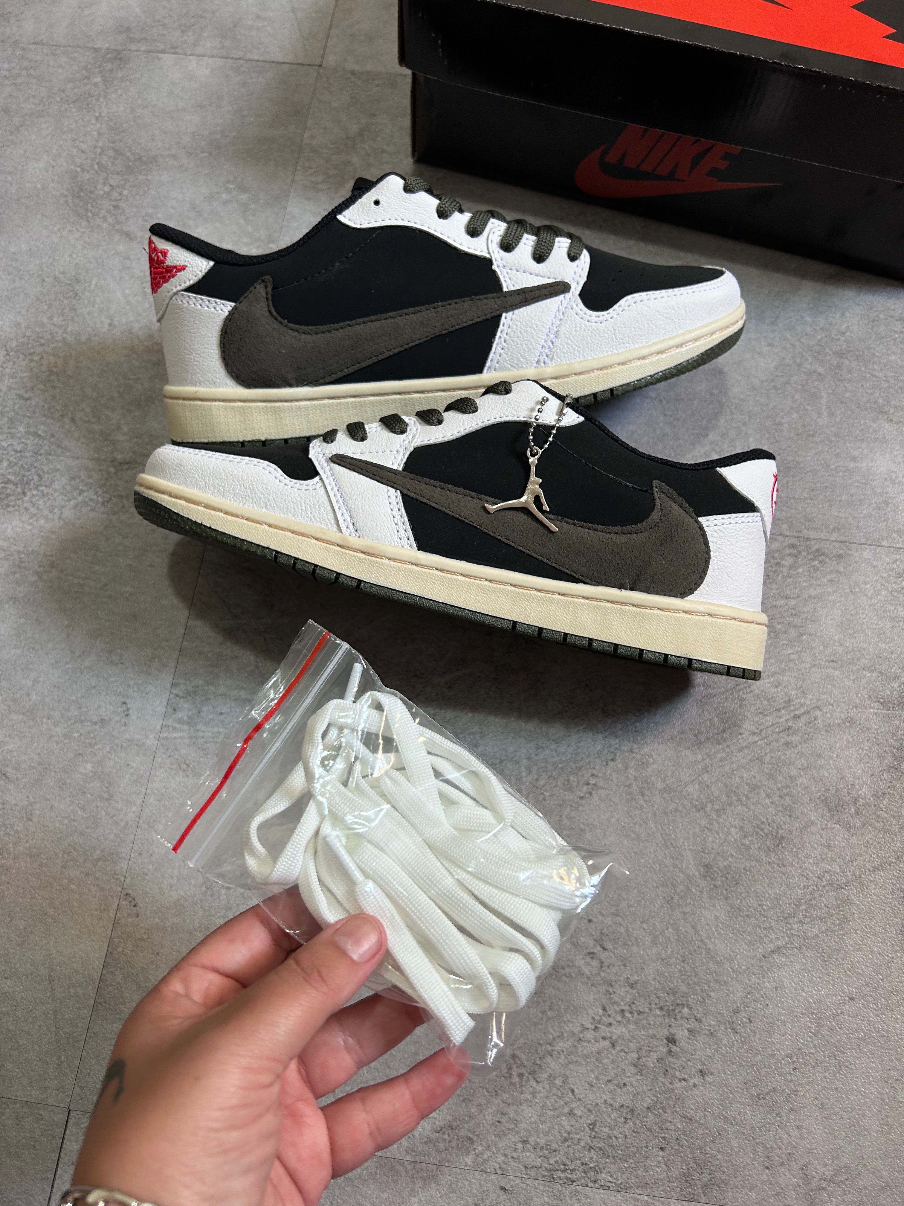 Air Jordan 1 Low - OG x Travis Scott Black Olive