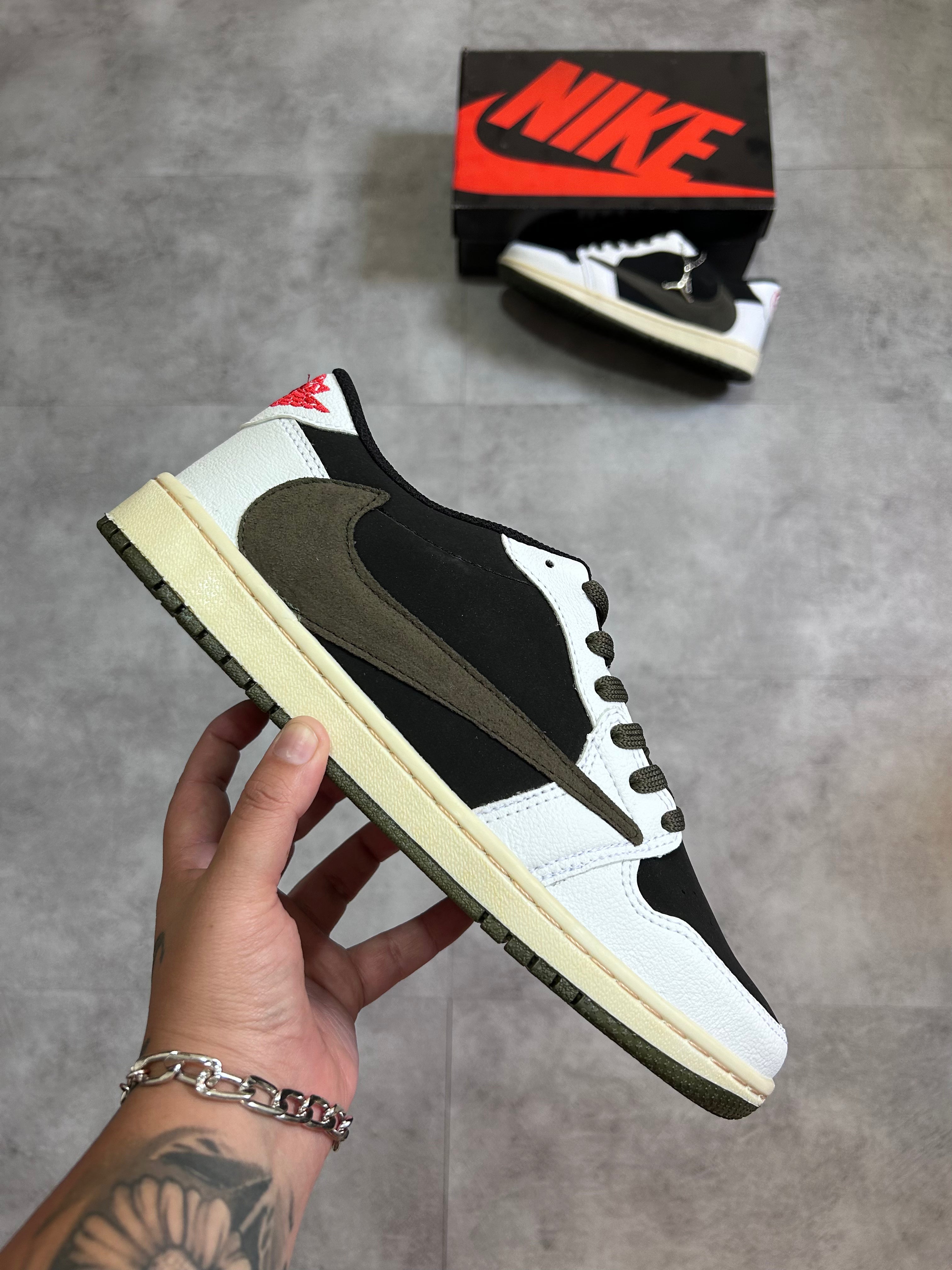 Air Jordan 1 Low - OG x Travis Scott Black Olive