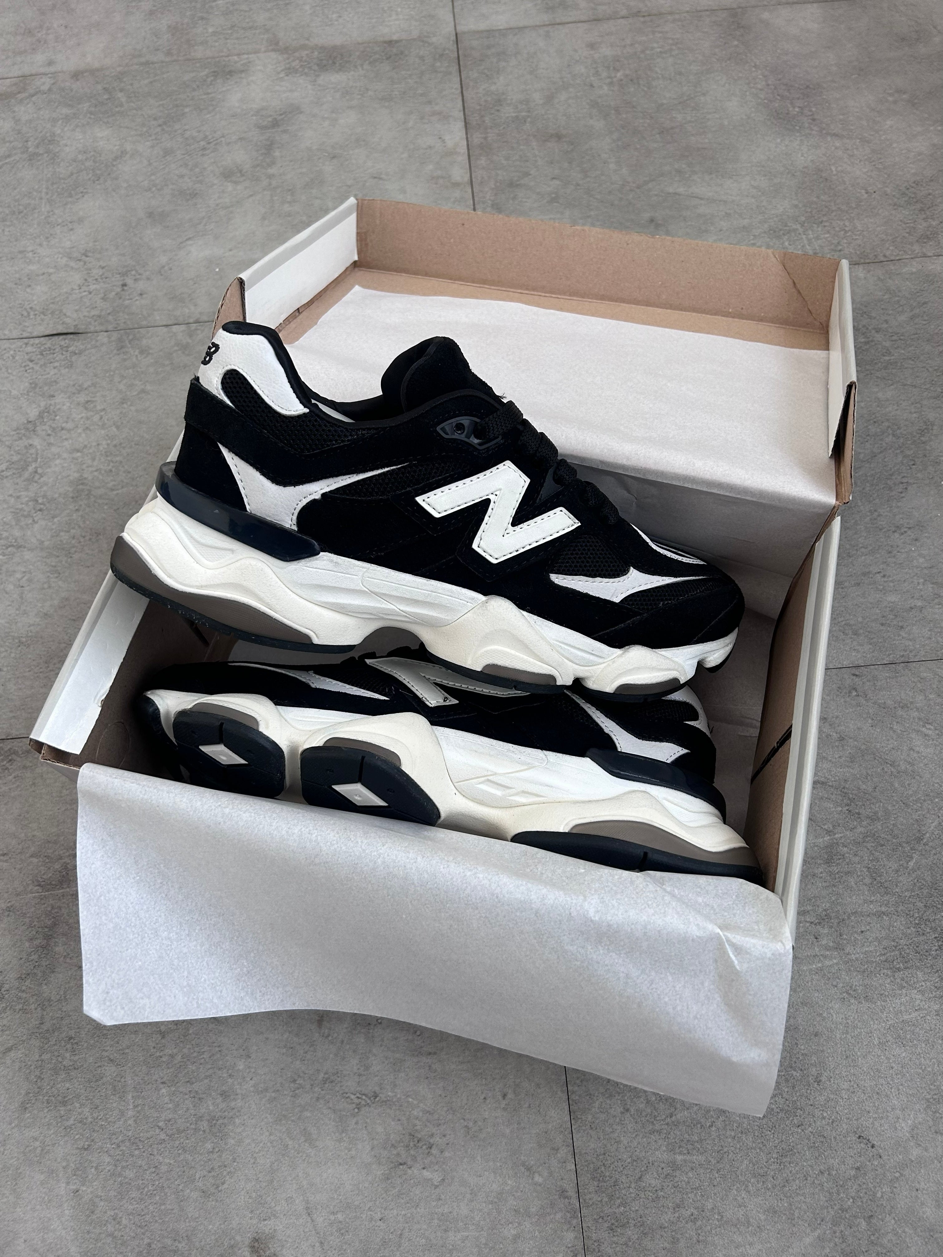 New Balance 9060 - Black White