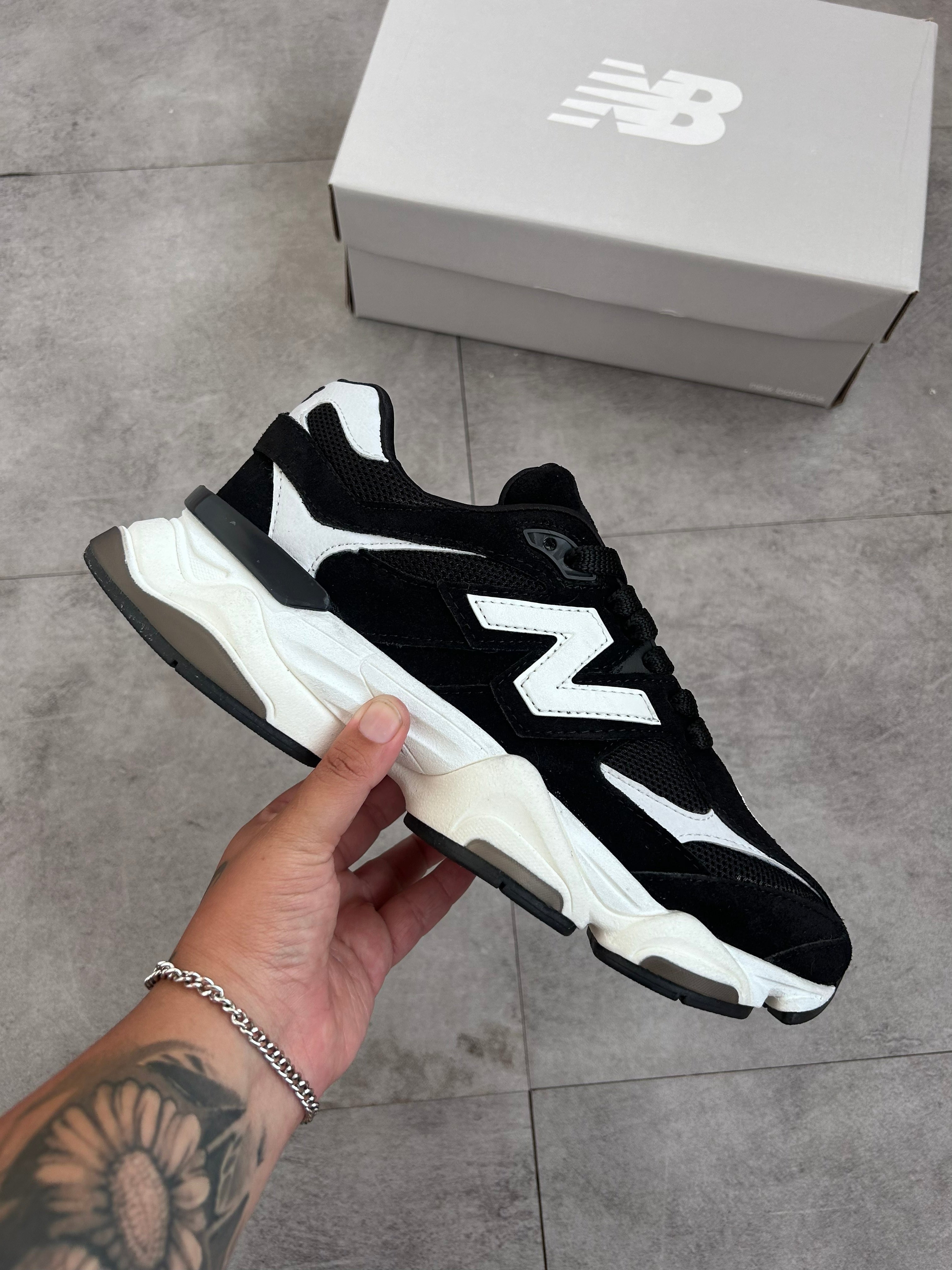 New Balance 9060 - Black White