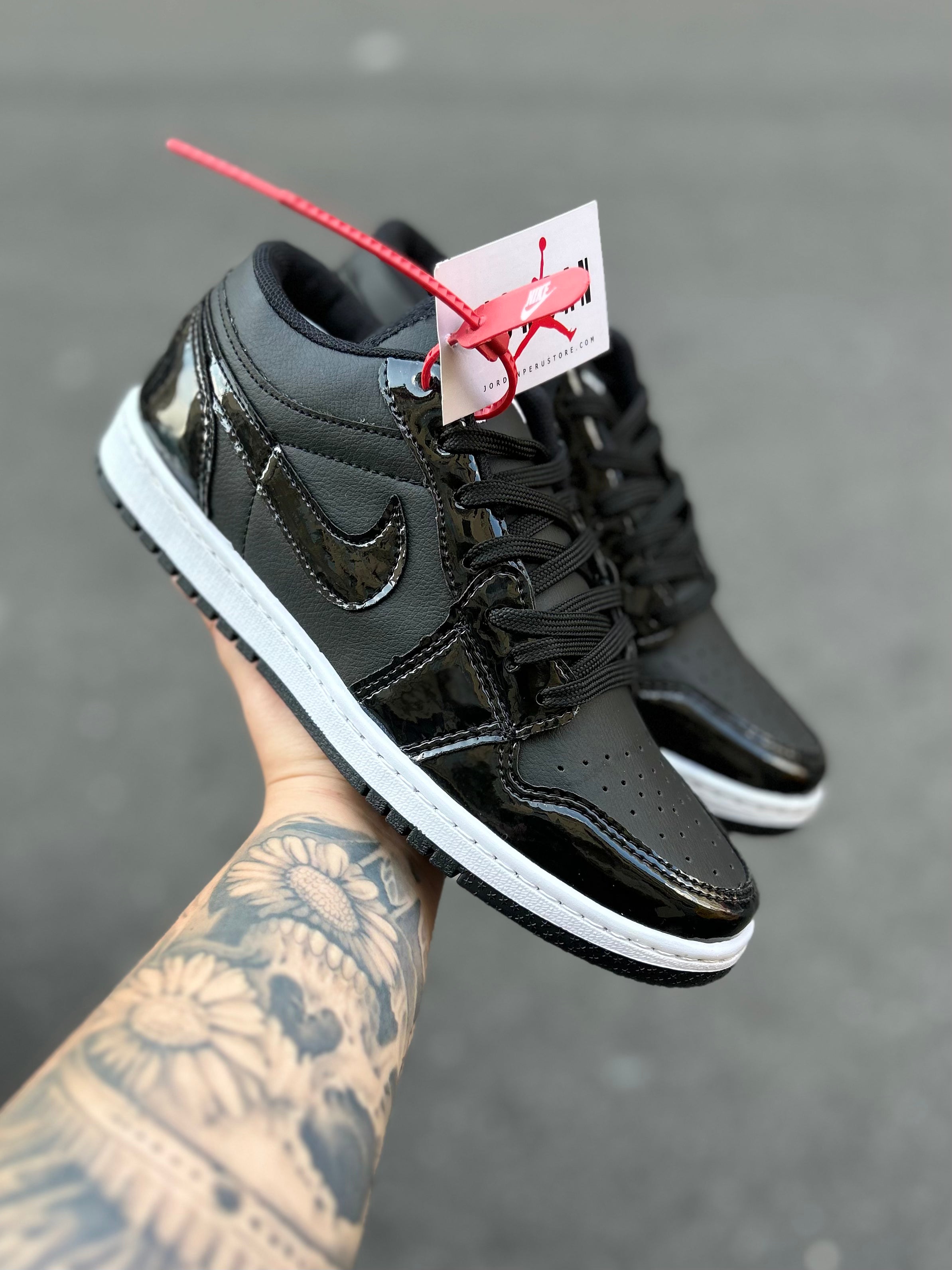 Air Jordan 1 Low SE - Patent Black