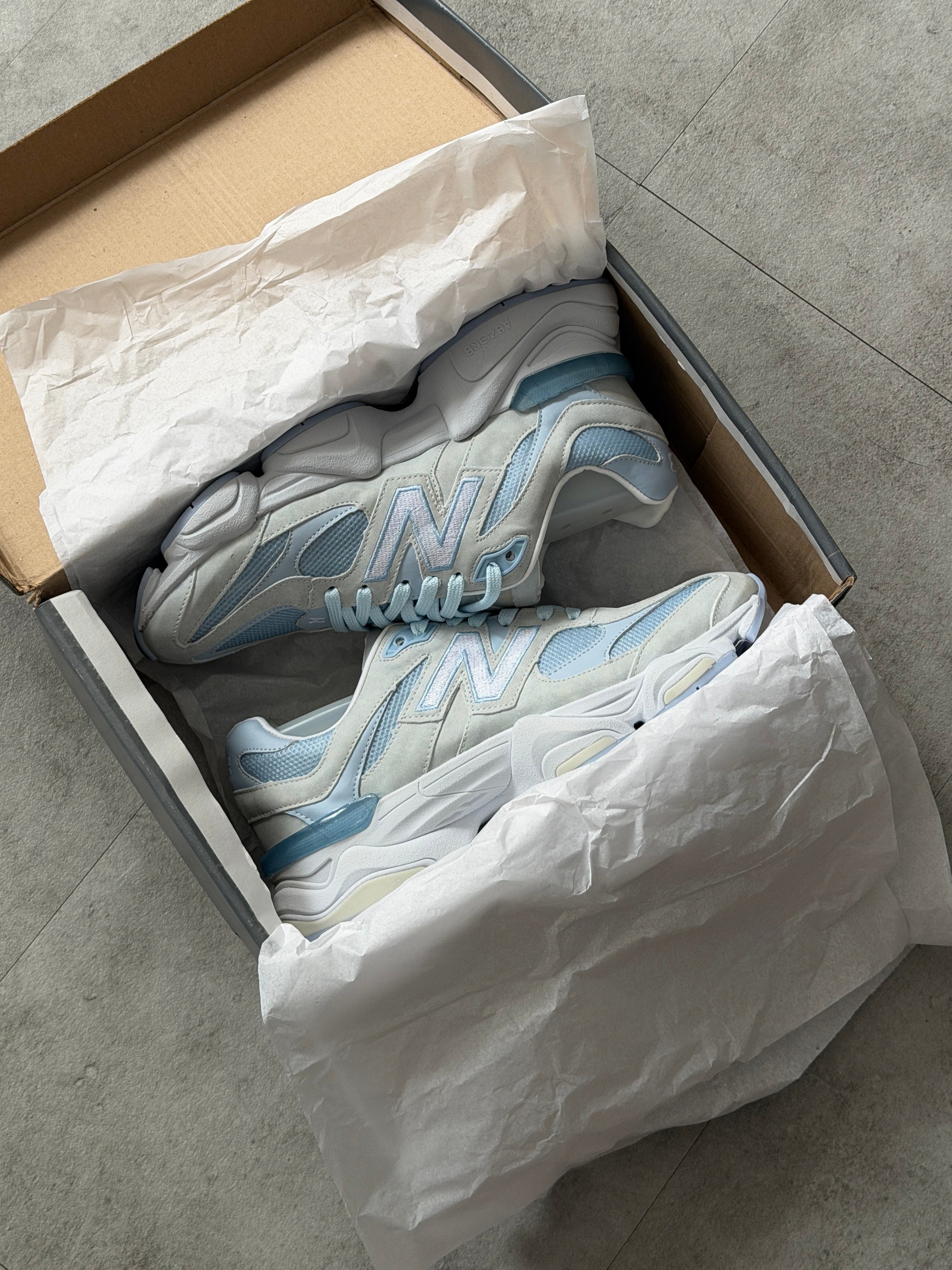 New Balance 9060 - White / Light Blue