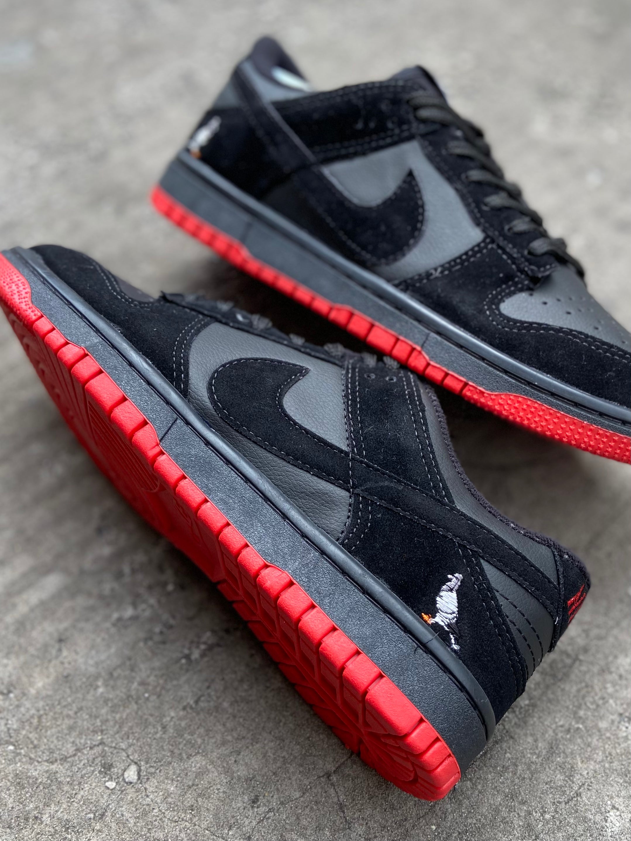 Nike SB Dunk Low - Black Pigeon