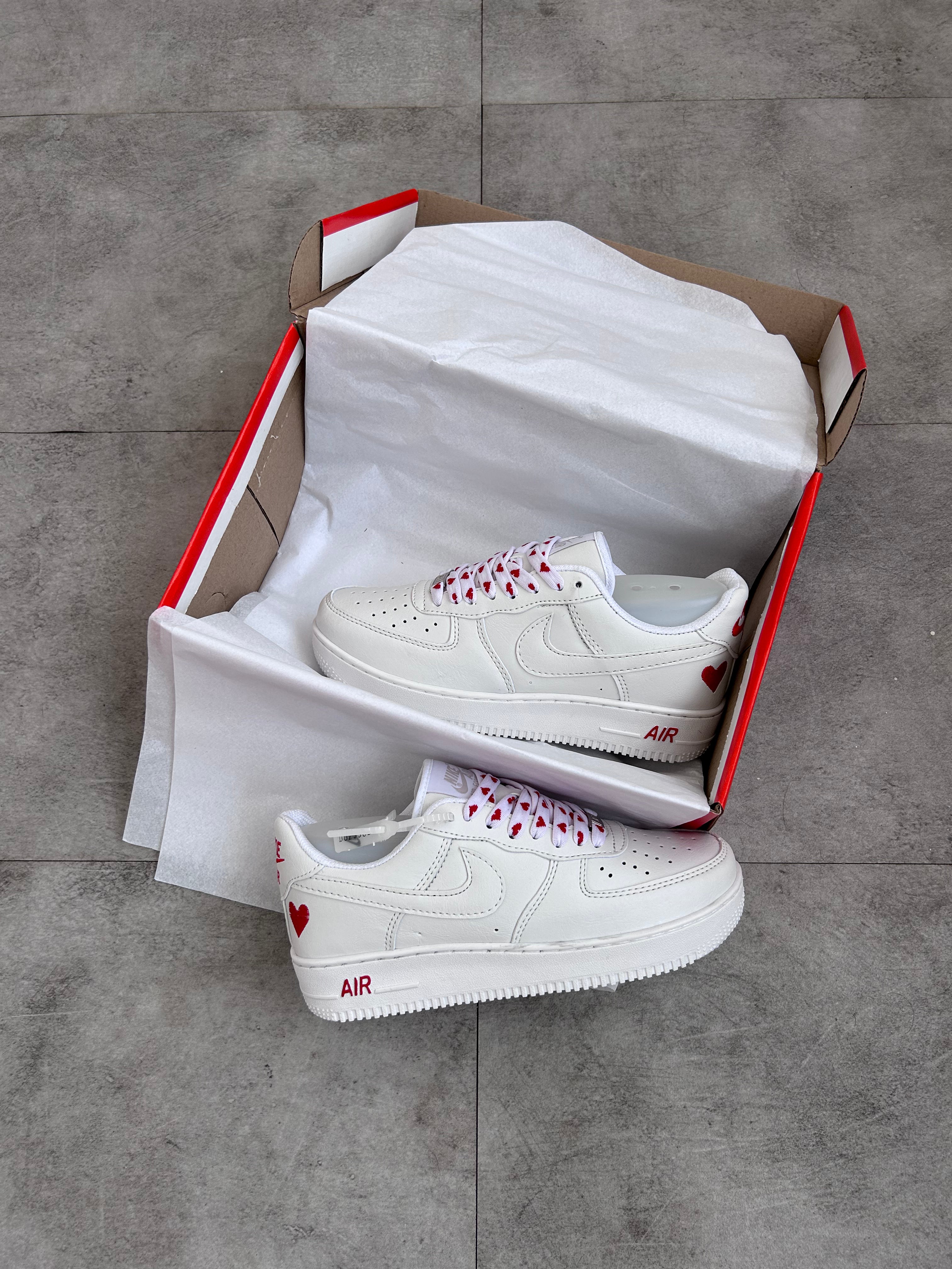 Nike Air Force 1 Low - Valentine’s Day White Red Hearts
