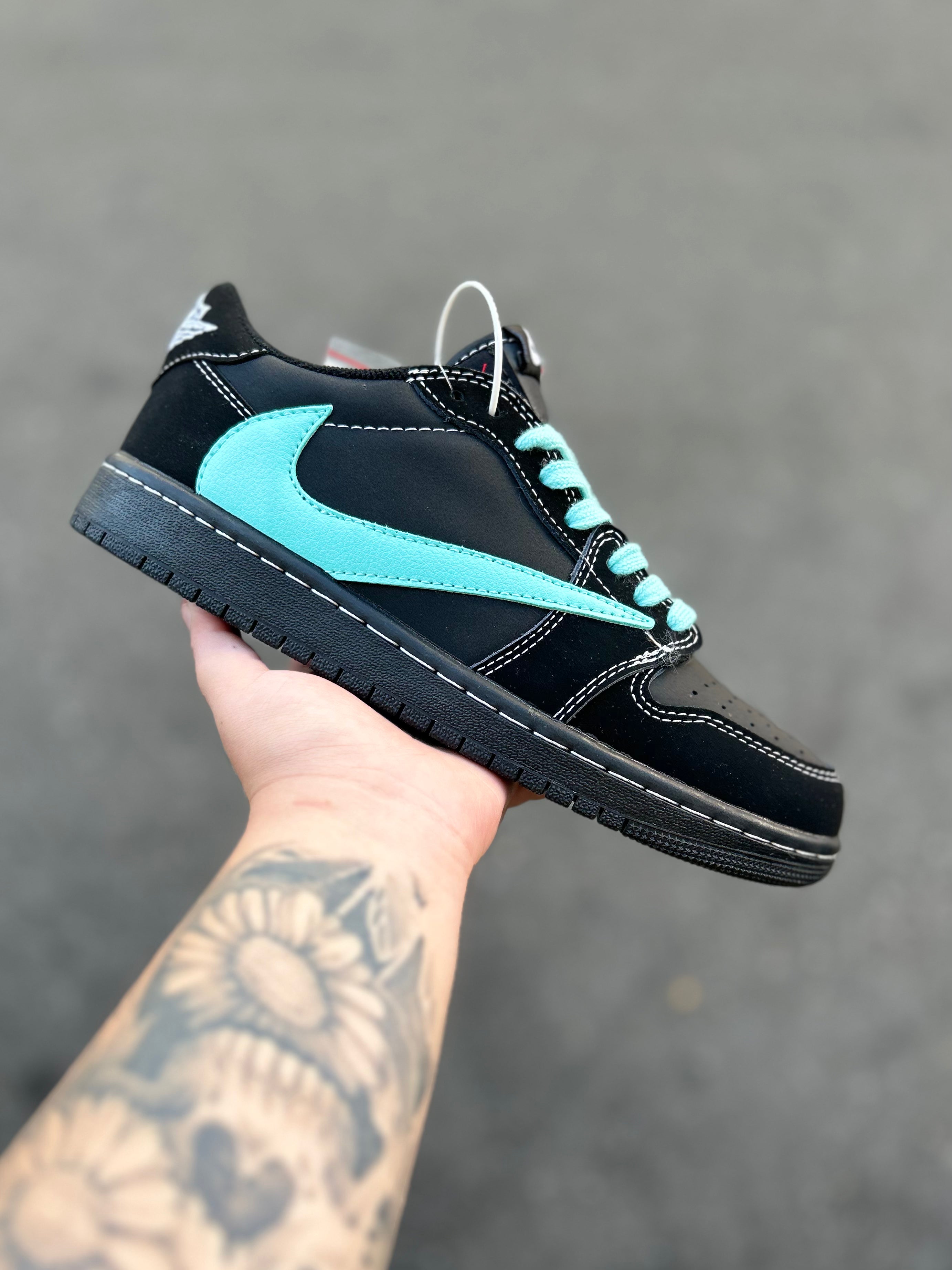 Air Jordan 1 Low - OG x Travis Scott Black Tiffany