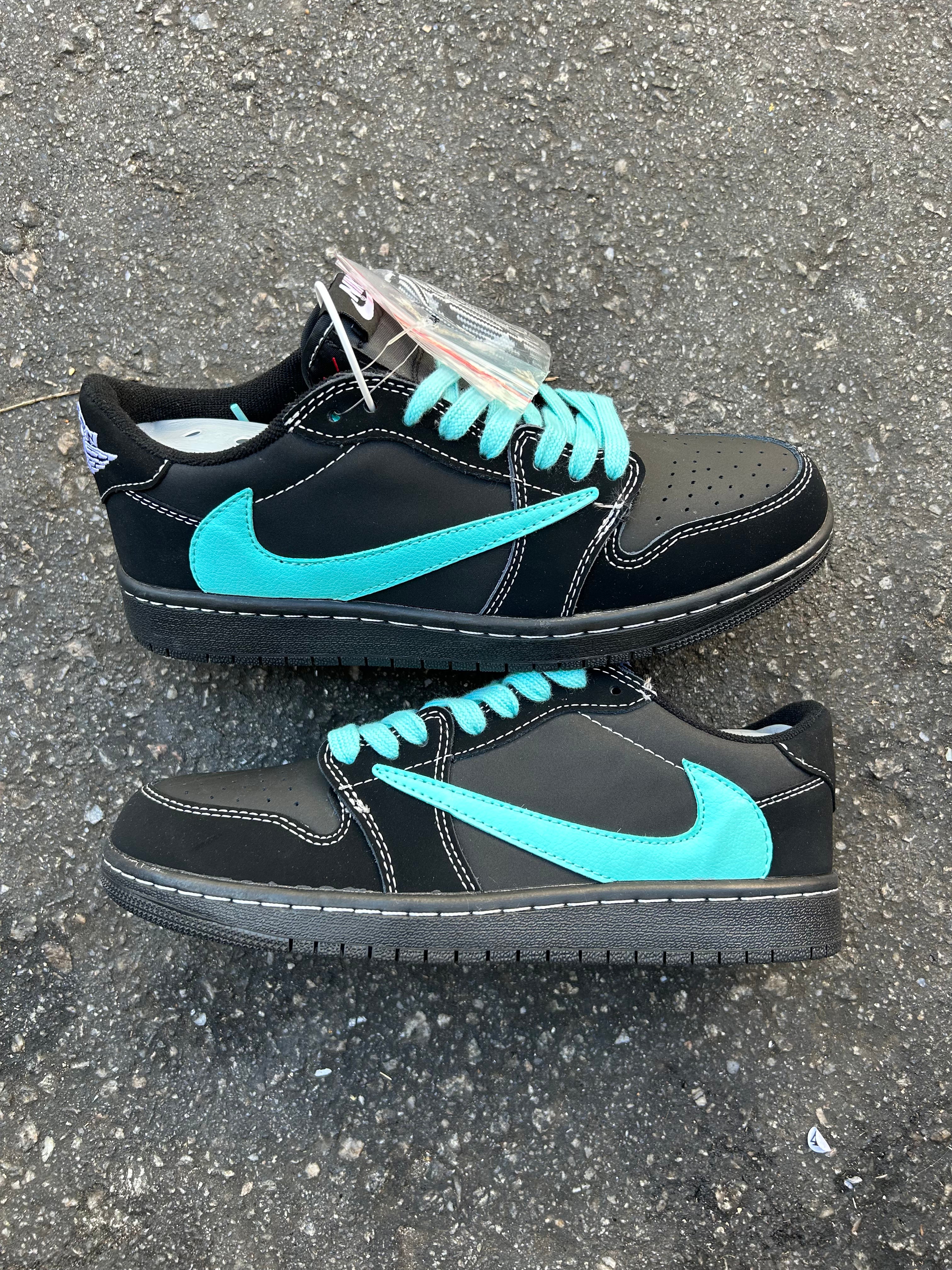 Air Jordan 1 Low - OG x Travis Scott Black Tiffany
