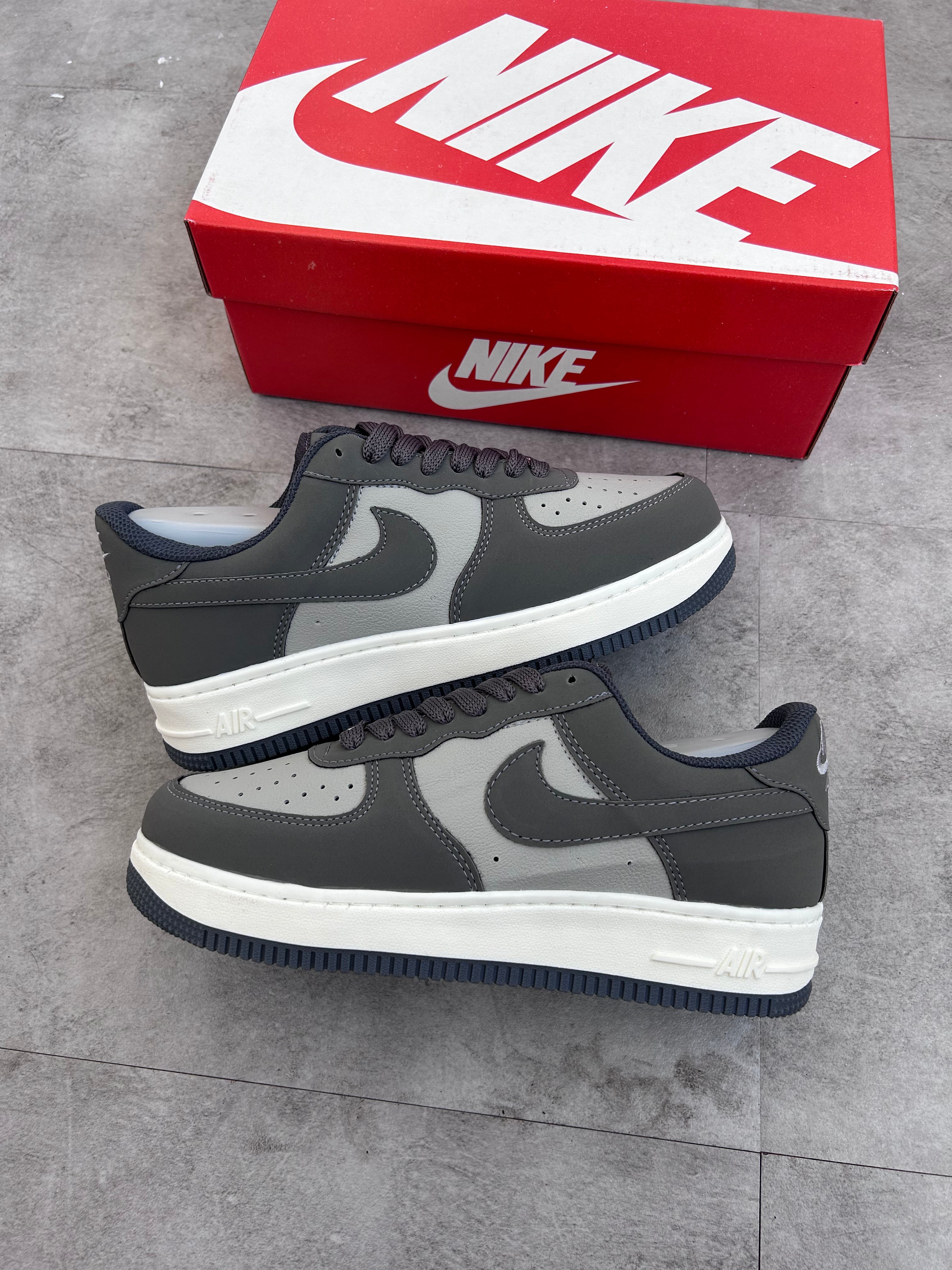 Nike Air Force 1 ’07 - White / Wolf Grey