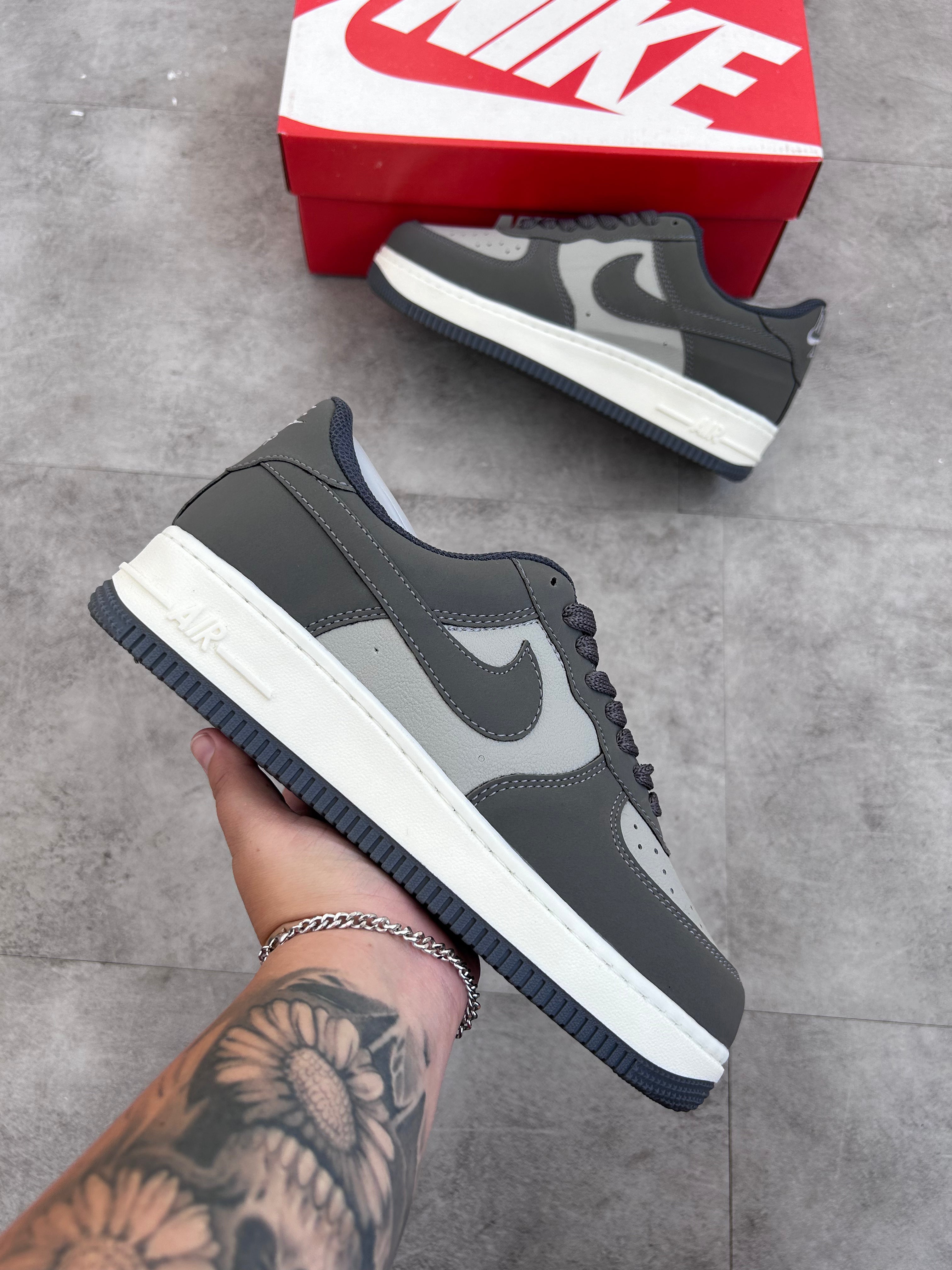 Nike Air Force 1 ’07 - White / Wolf Grey