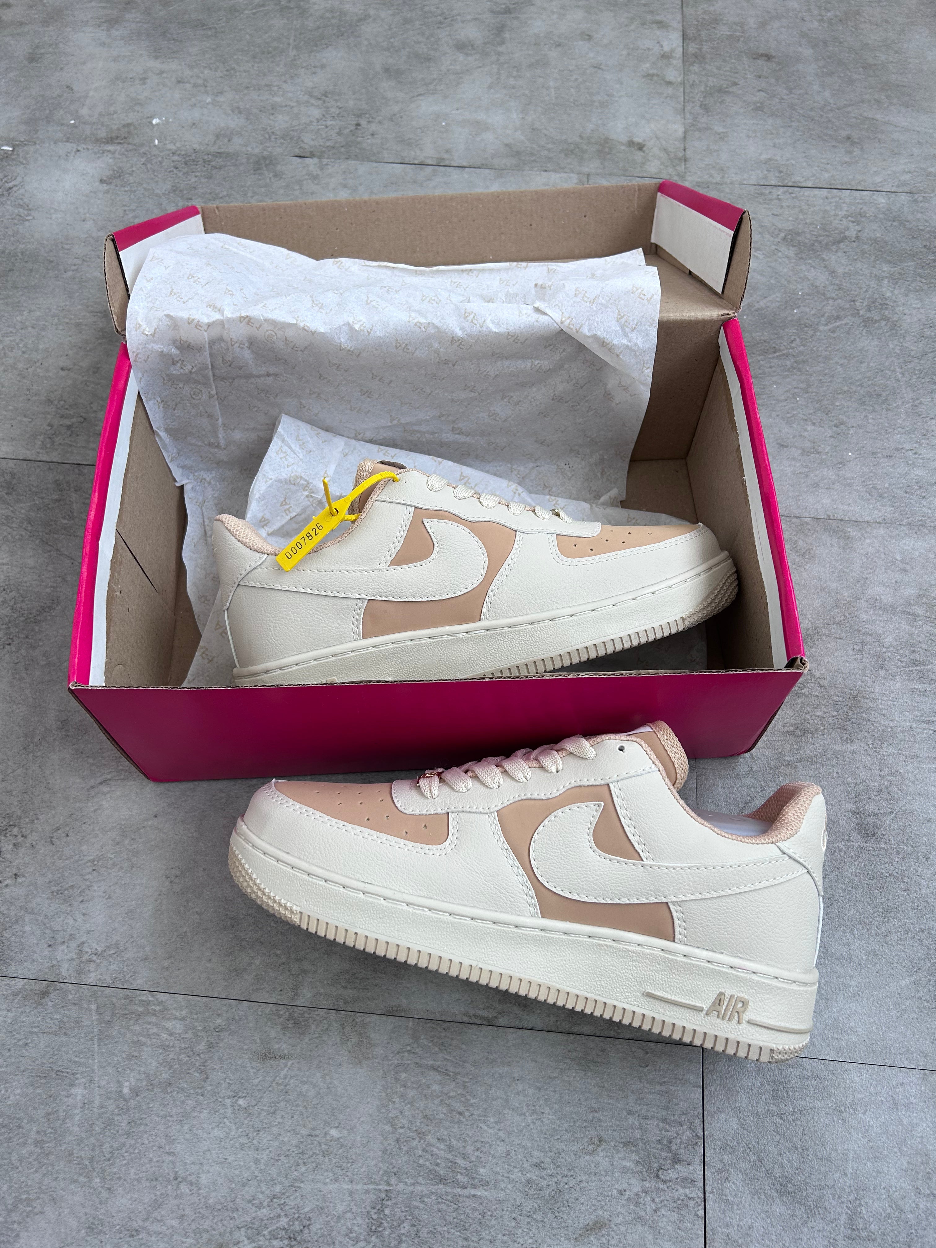 Nike Air Force 1 ’07 - Sail / Pink Foam