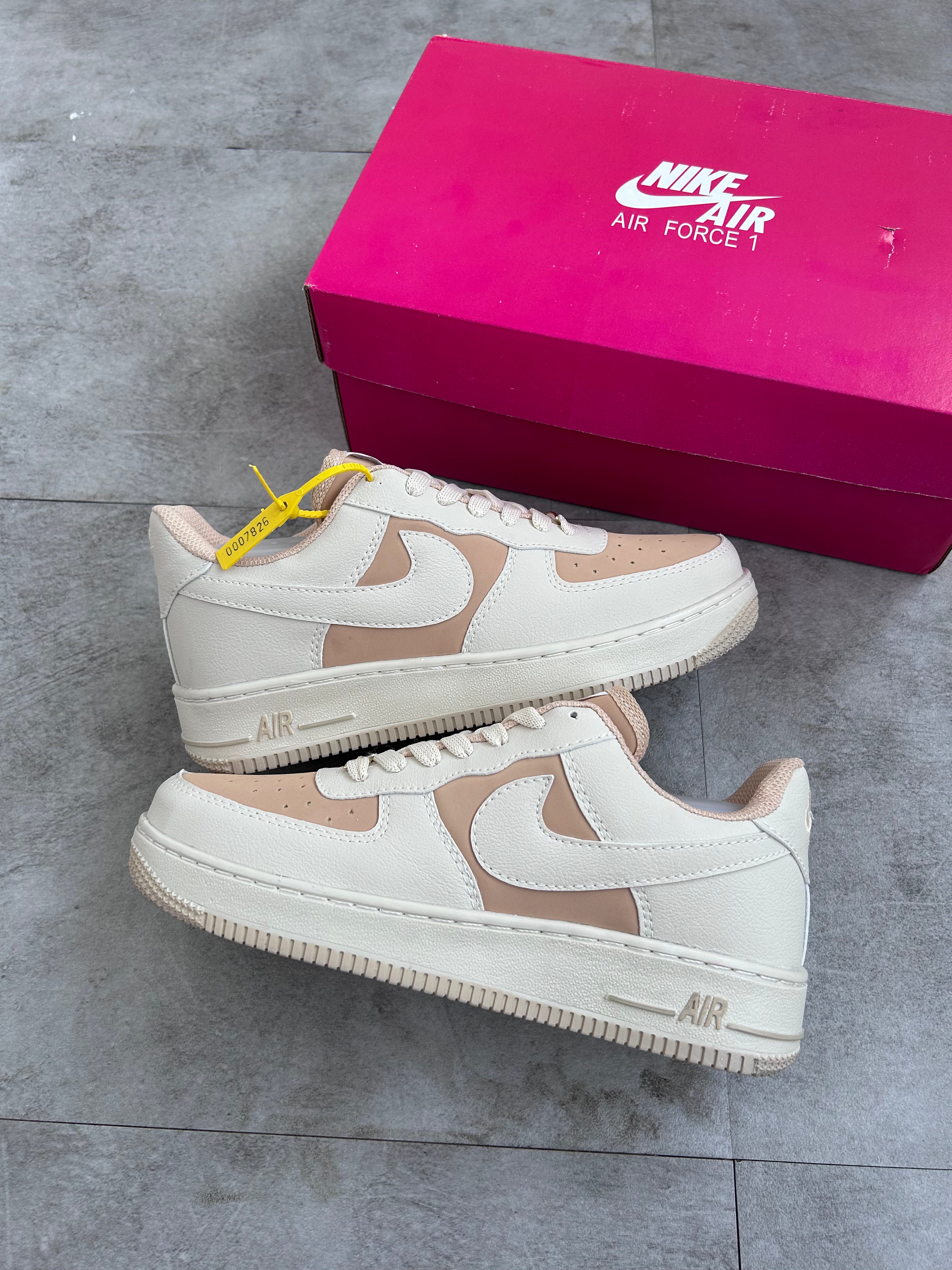 Nike Air Force 1 ’07 - Sail / Pink Foam
