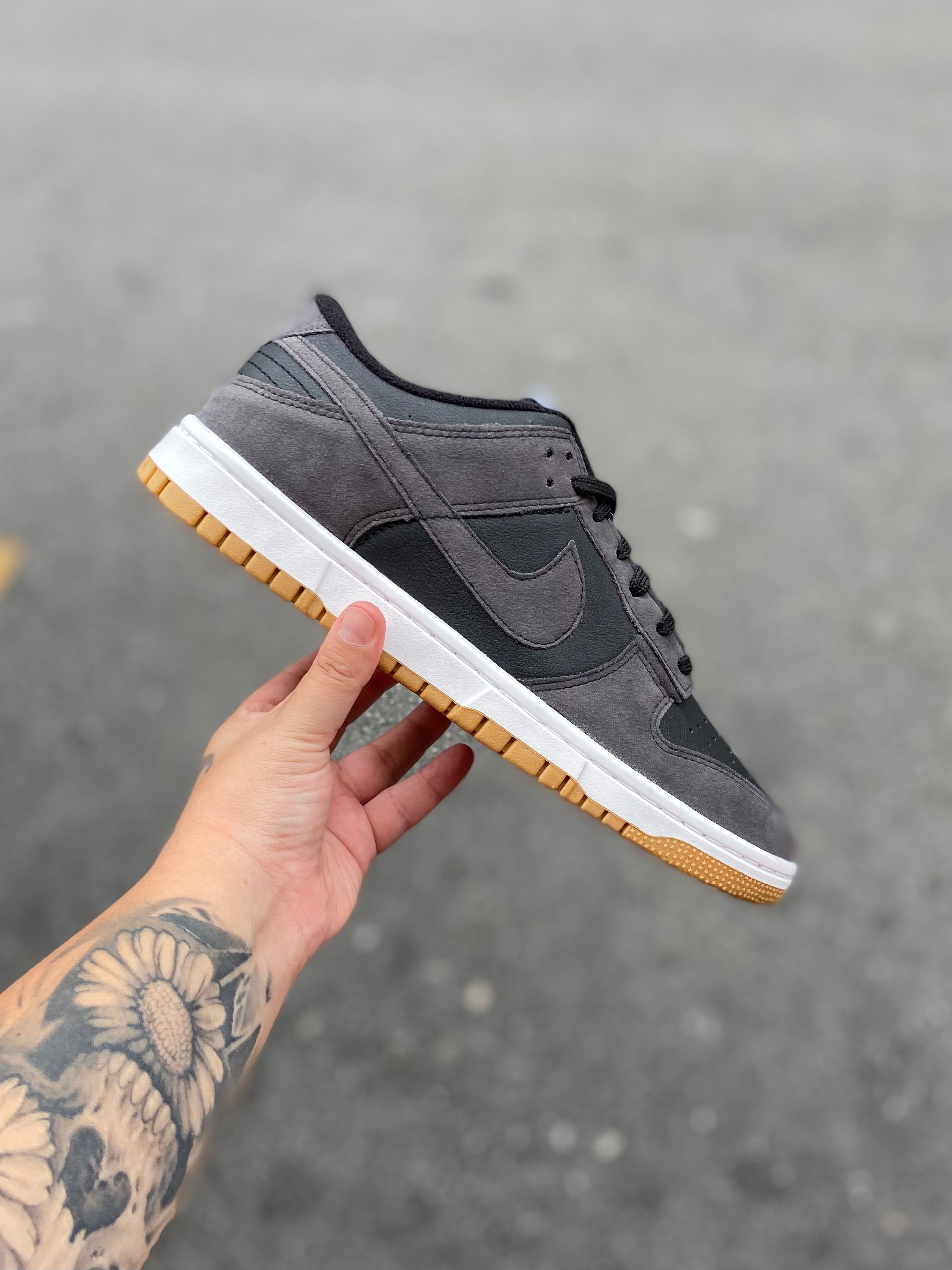 Nike Dunk Low - Smoke Grey Gum