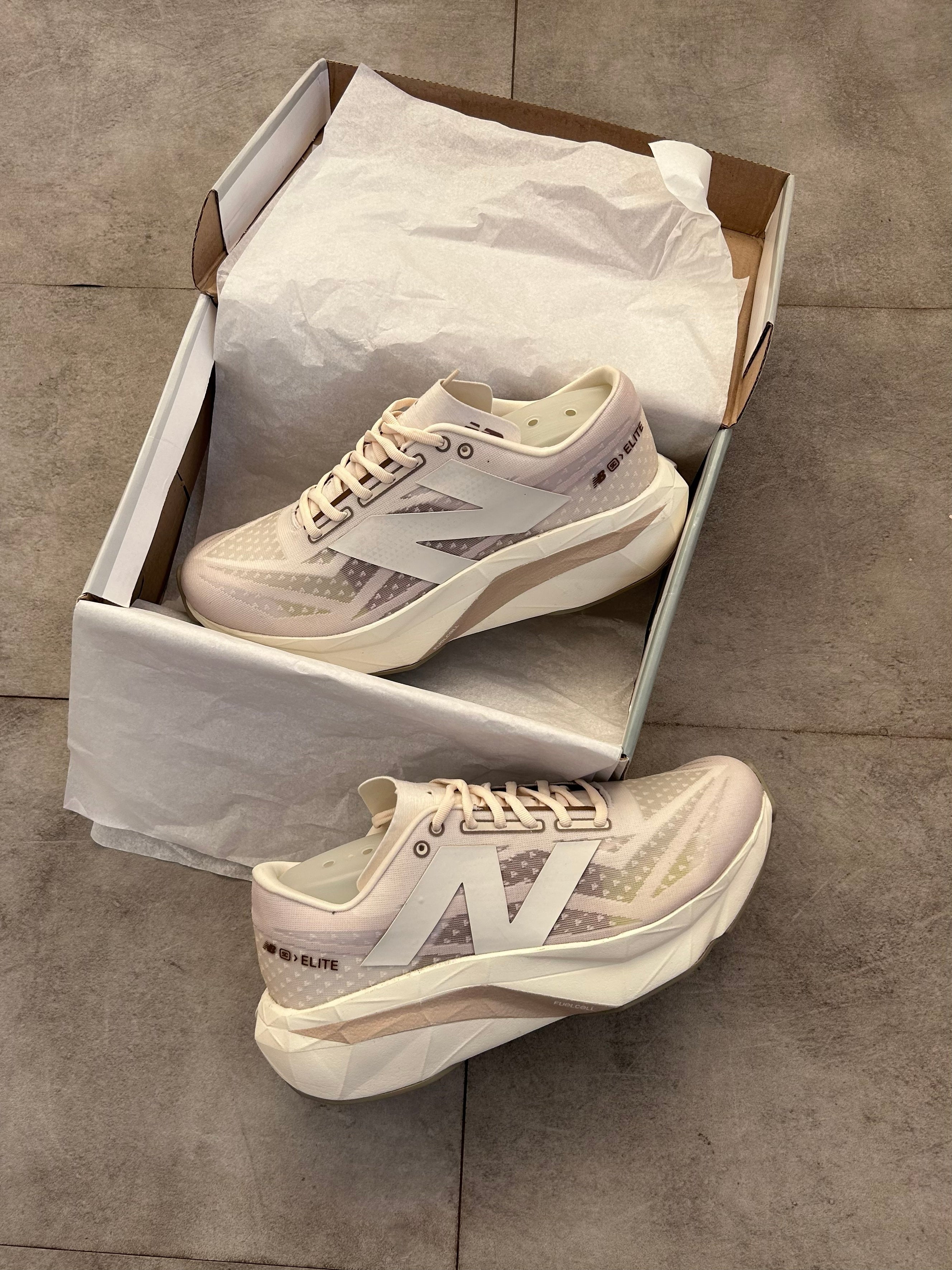 New Balance FuelCell SuperComp Elite v5 - White/Ice Pink