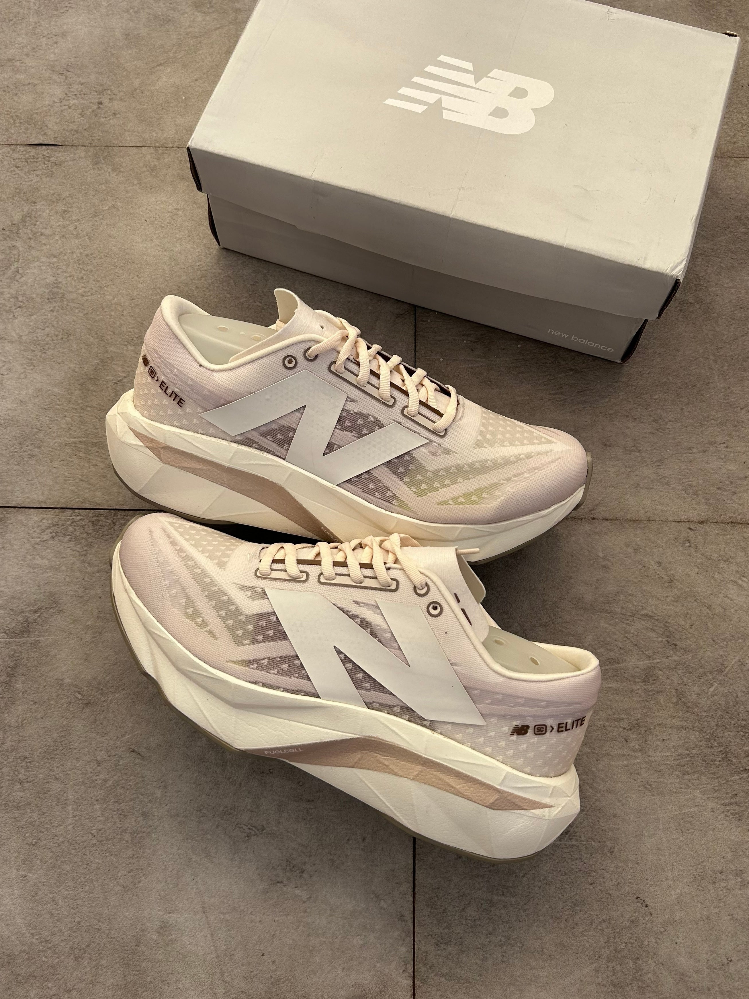 New Balance FuelCell SuperComp Elite v5 - White/Ice Pink