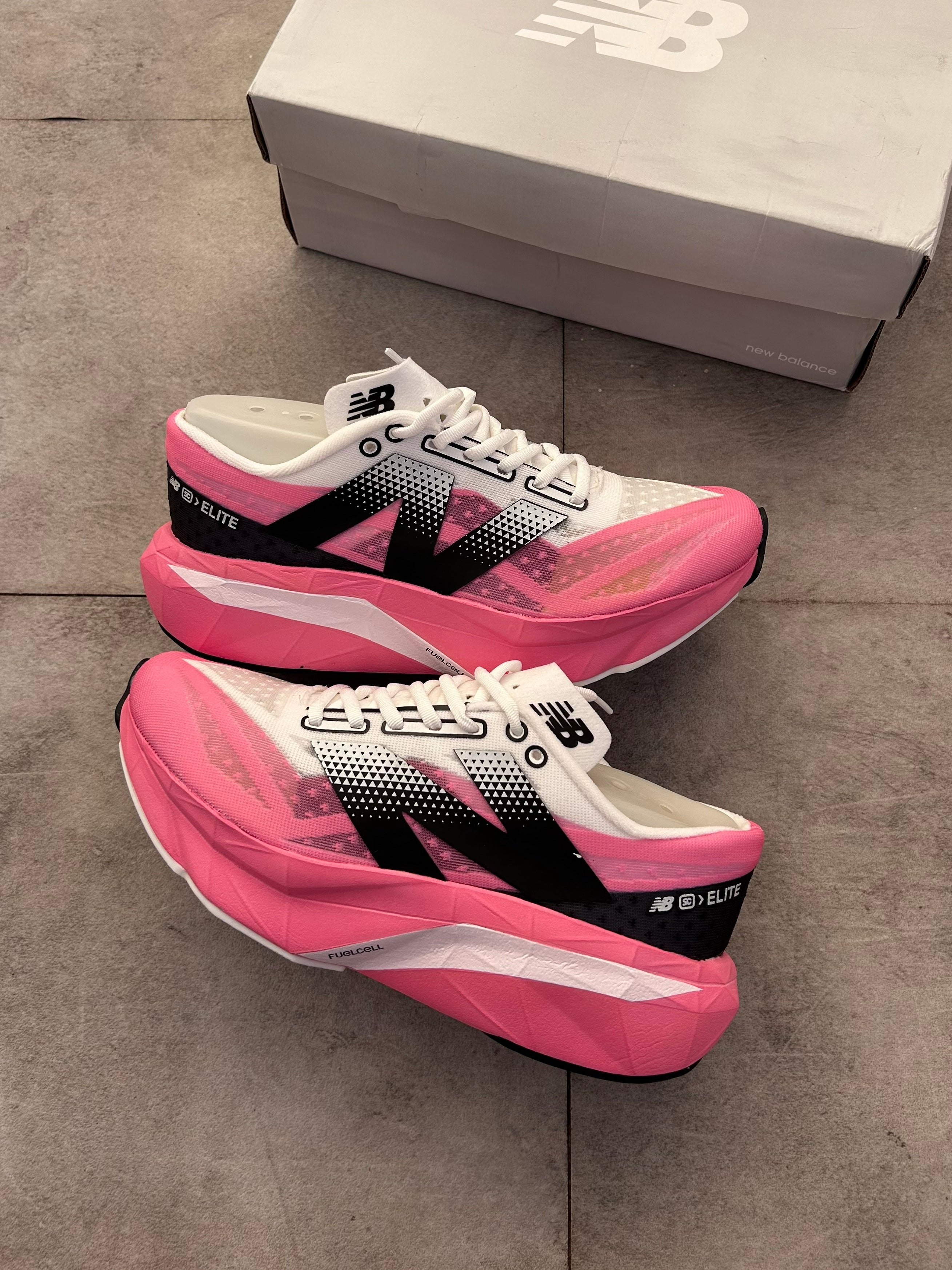 New Balance FuelCell SuperComp Elite v5 - White/Hot Pink