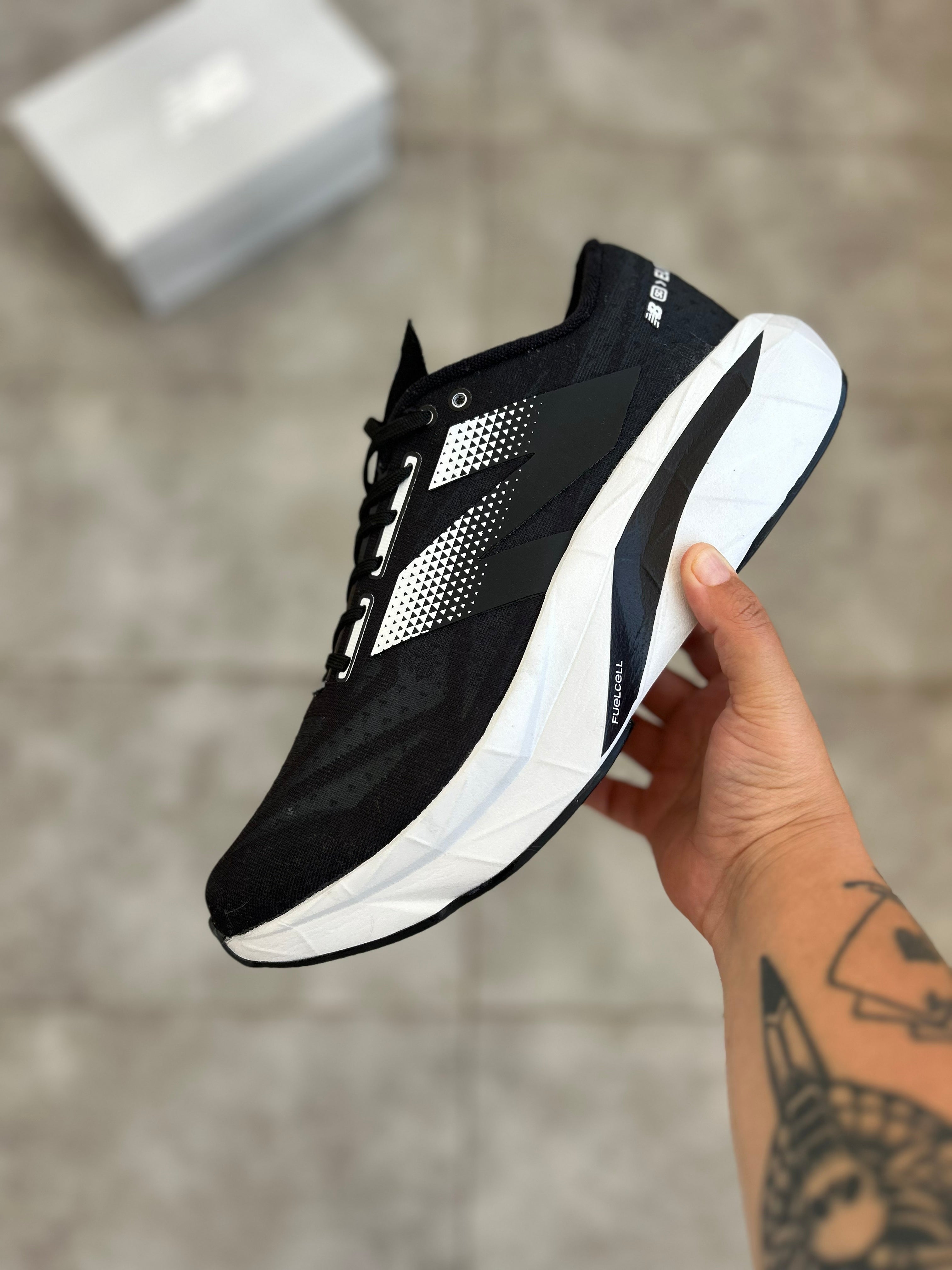 New Balance FuelCell SuperComp Elite v5 - Black/White