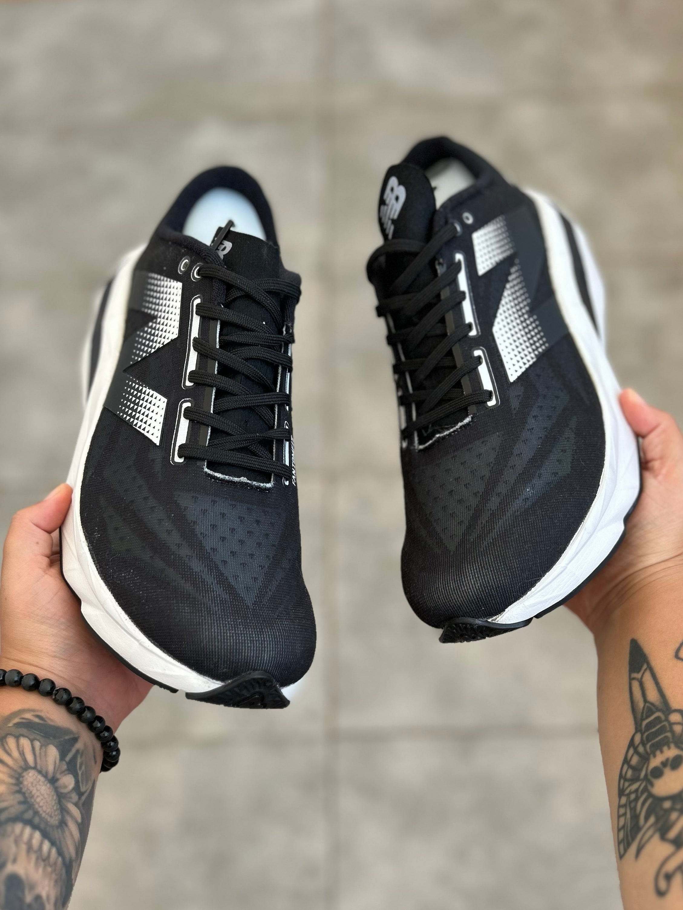 New Balance FuelCell SuperComp Elite v5 - Black/White