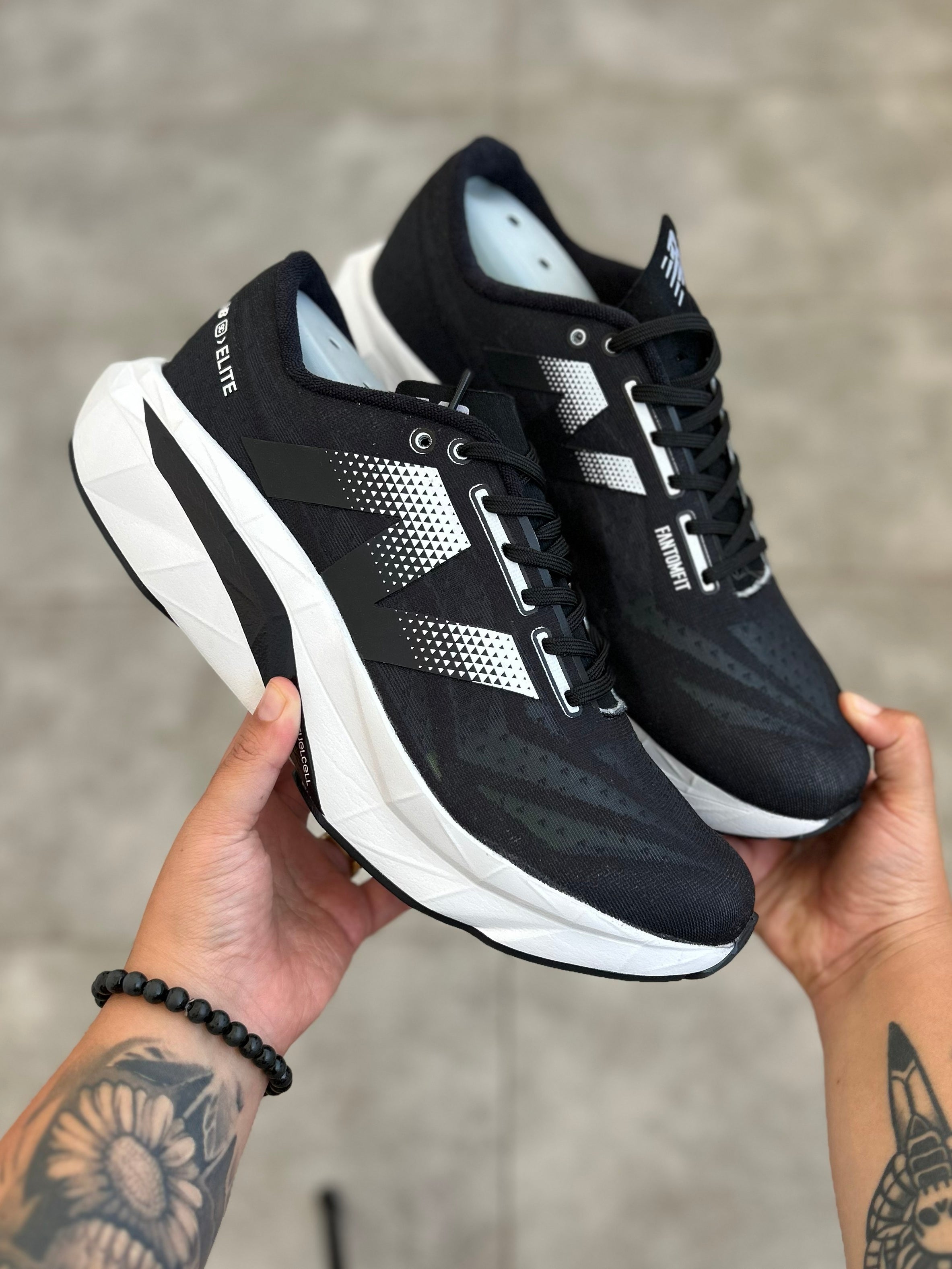 New Balance FuelCell SuperComp Elite v5 - Black/White