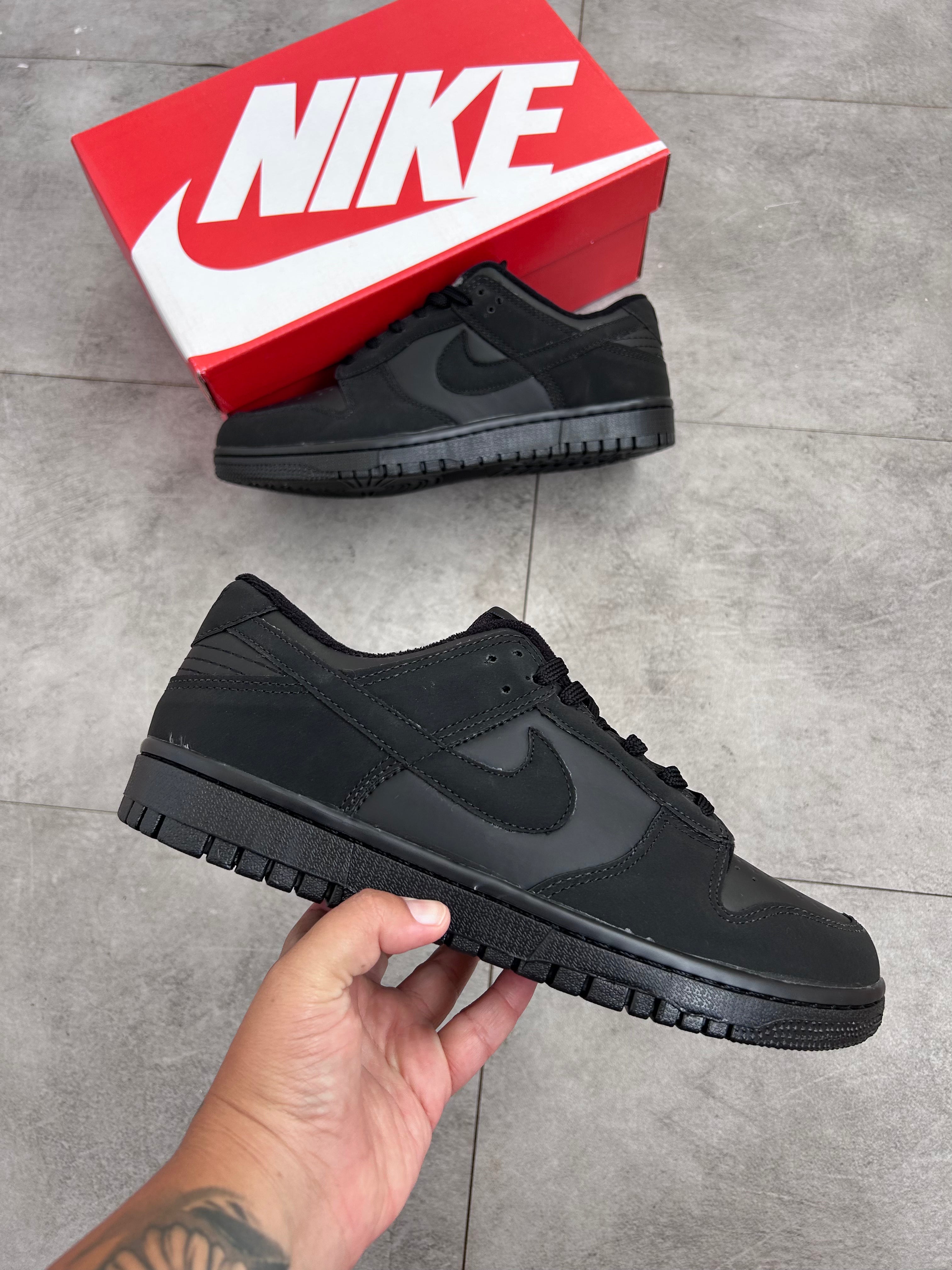 Nike Dunk Low - Retro Triple Black