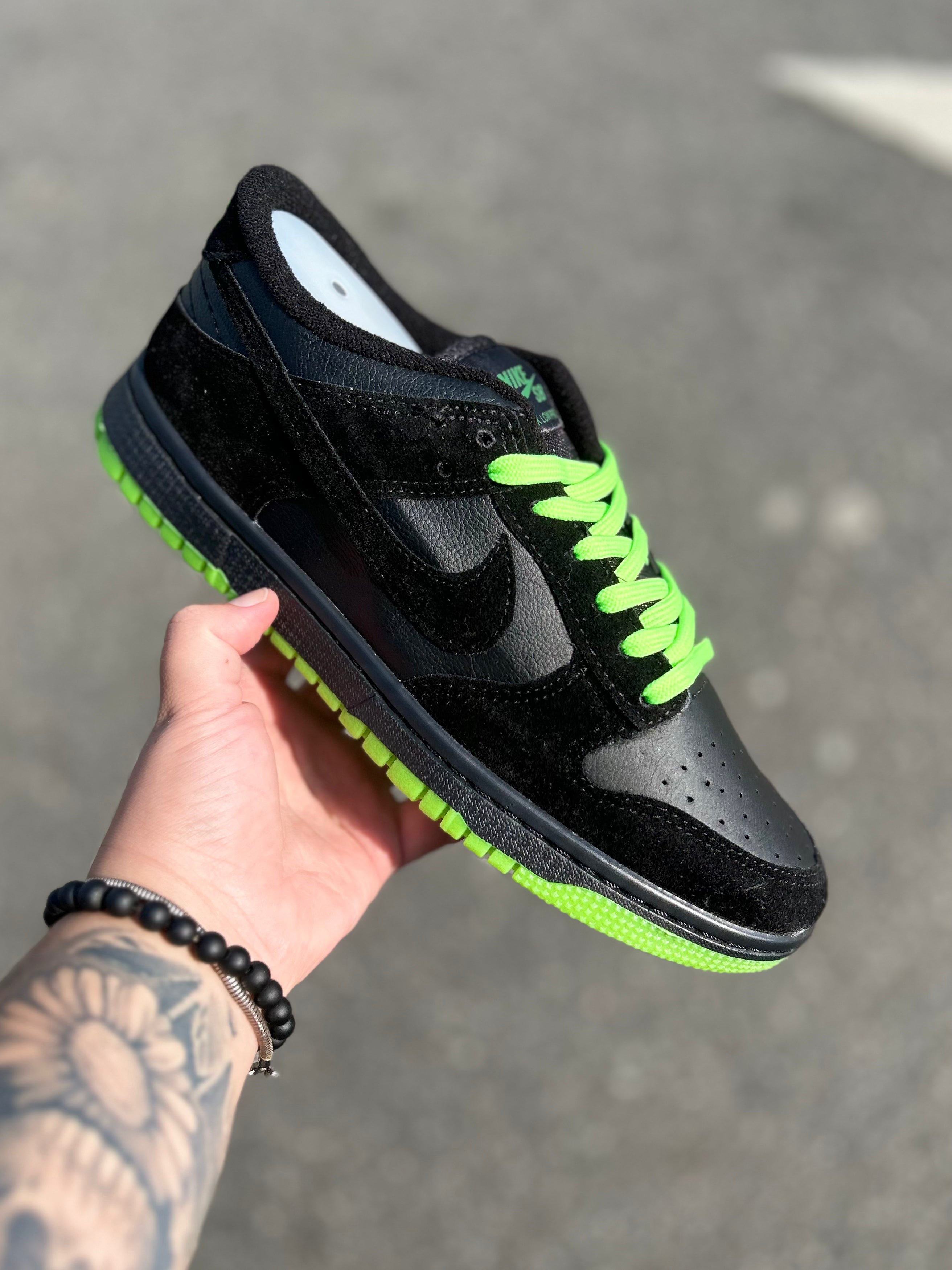 Nike Dunk Low Retro - Black Green Strike