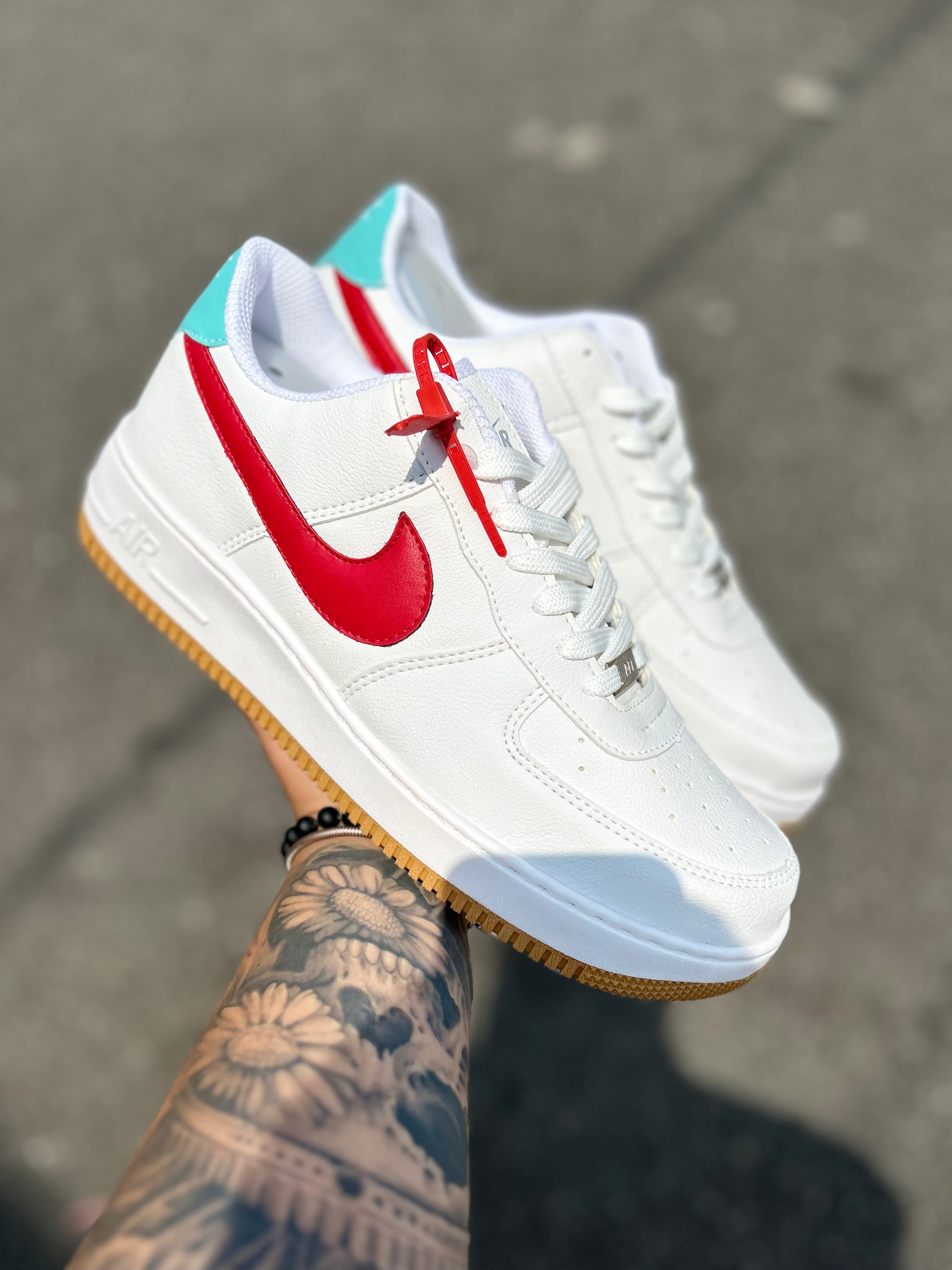 Nike Air Force 1 ’07 LV8 - White/University Red/Turbo Green