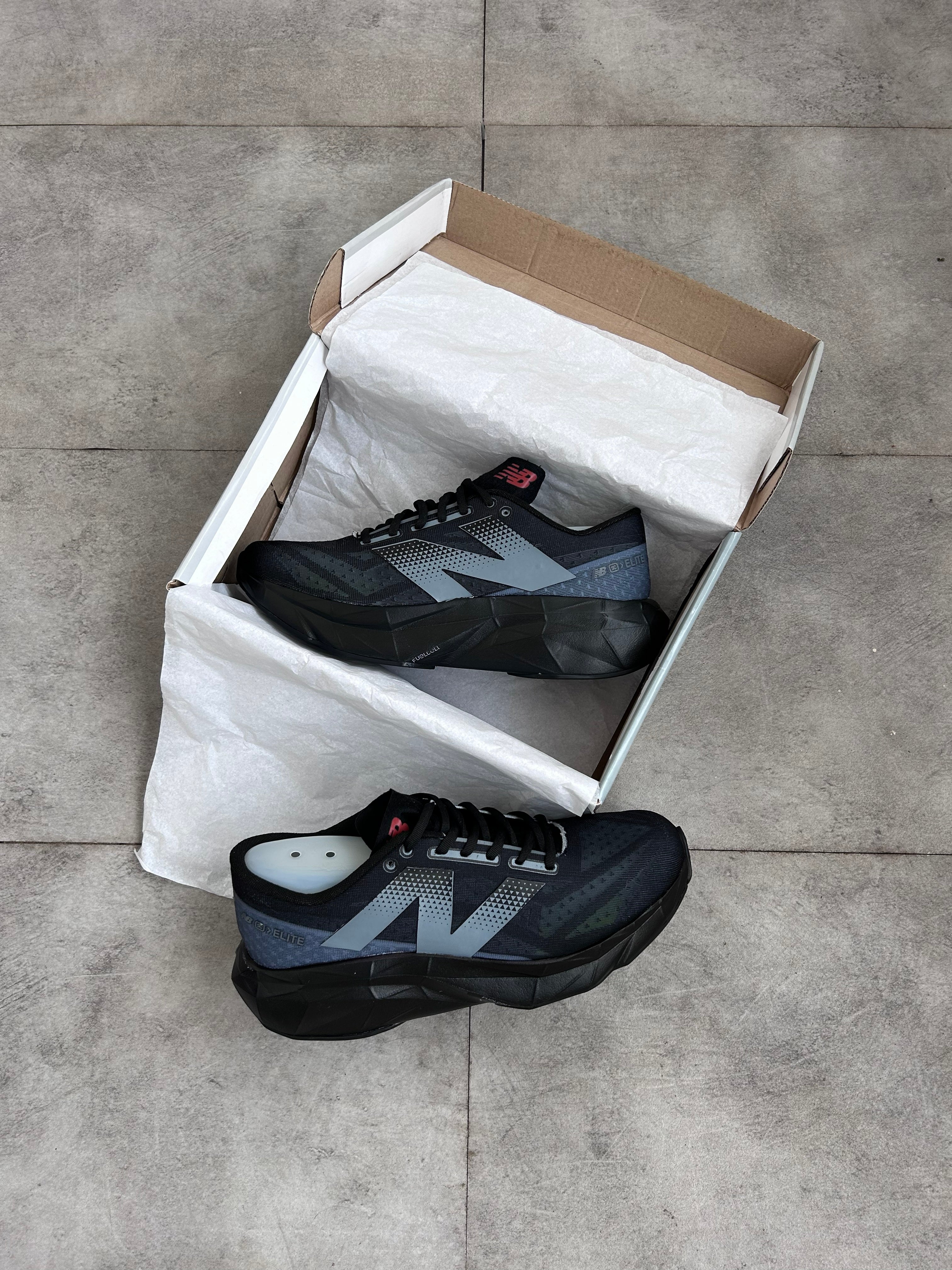 New Balance FuelCell SuperComp Elite v5 - Black/Grey