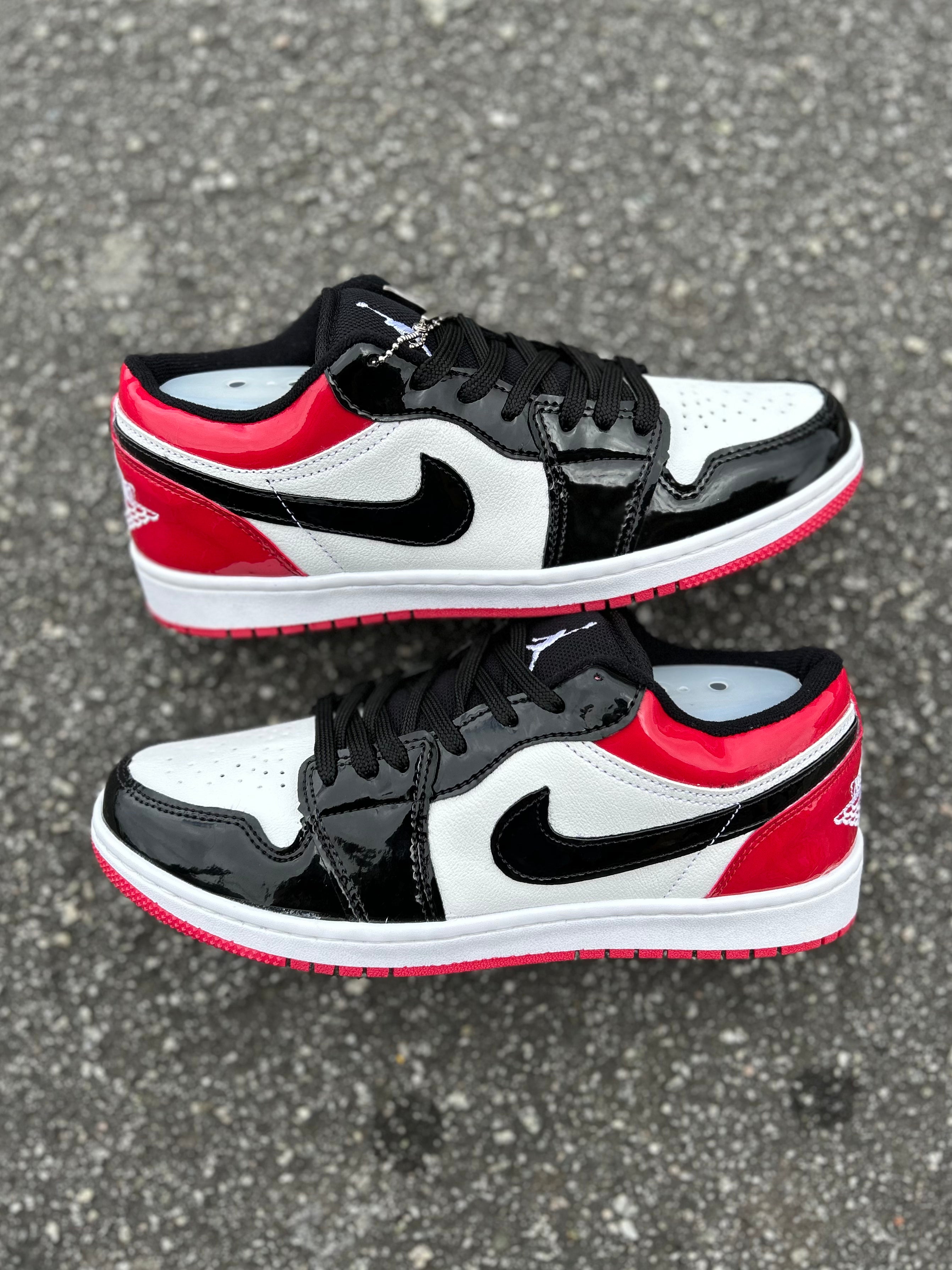 Air Jordan 1 Low SE - Patent Black Toe Red