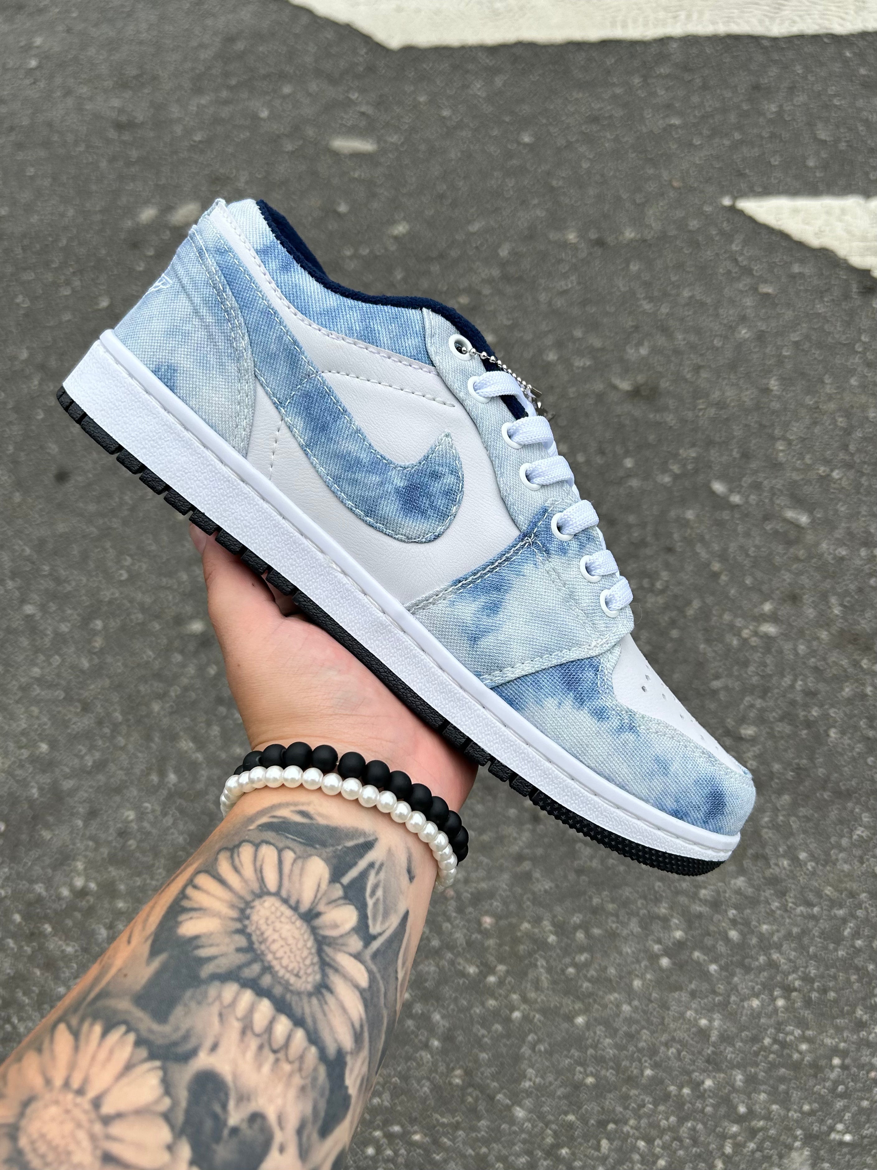 Air Jordan 1 Low - Washed Denim