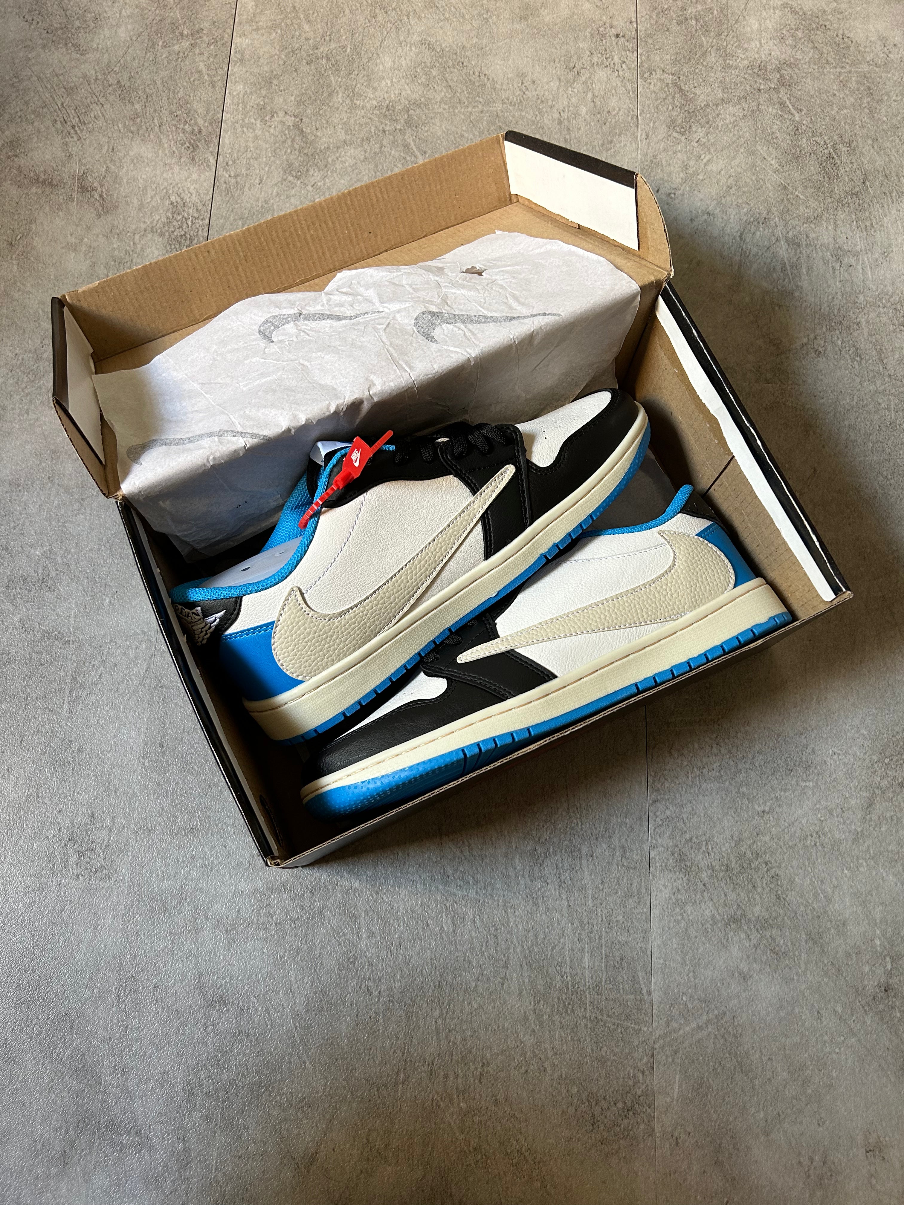 Air Jordan 1 Low OG x Travis Scott x Fragment