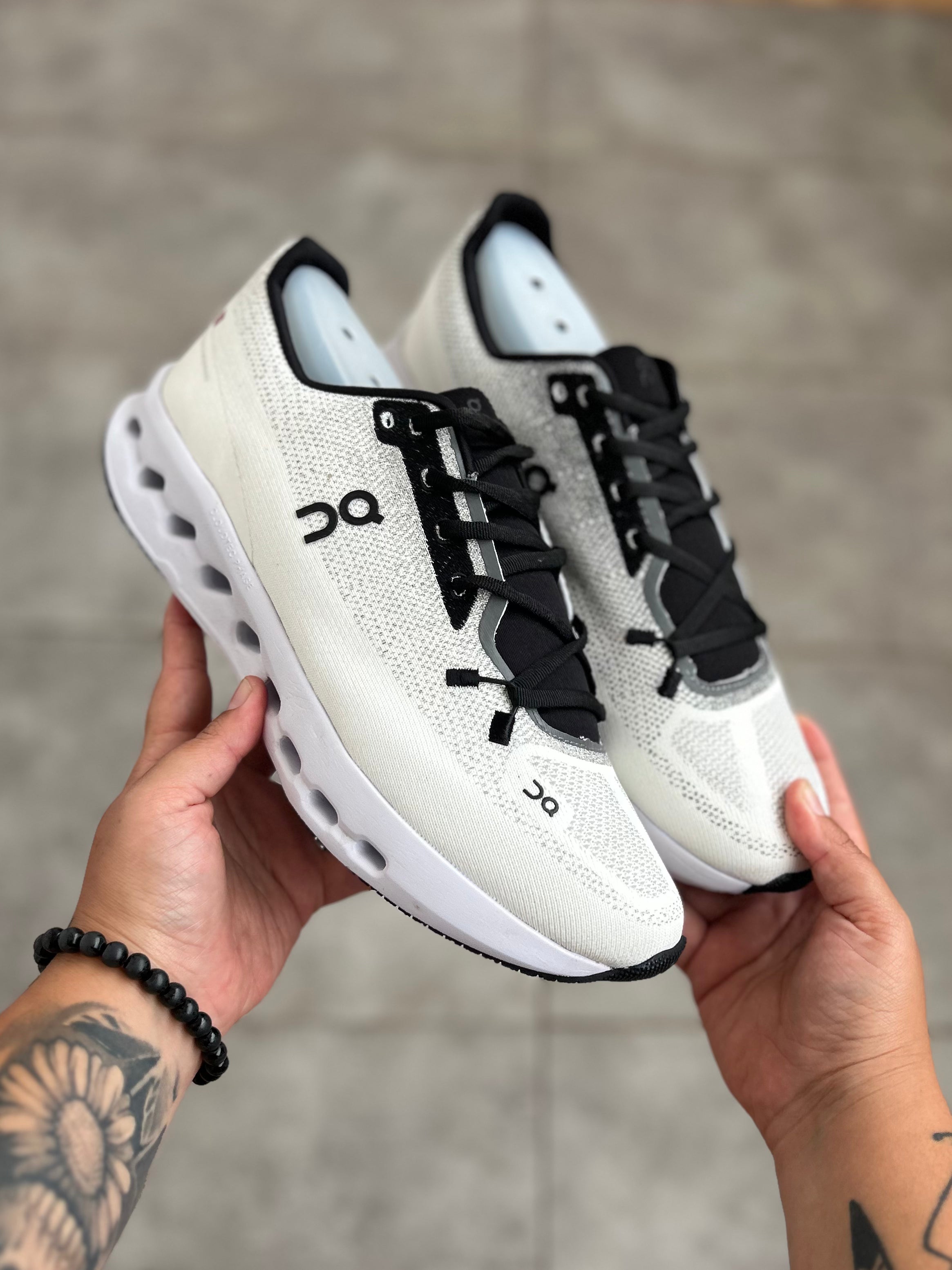 On Running Cloudmonster - White | Black